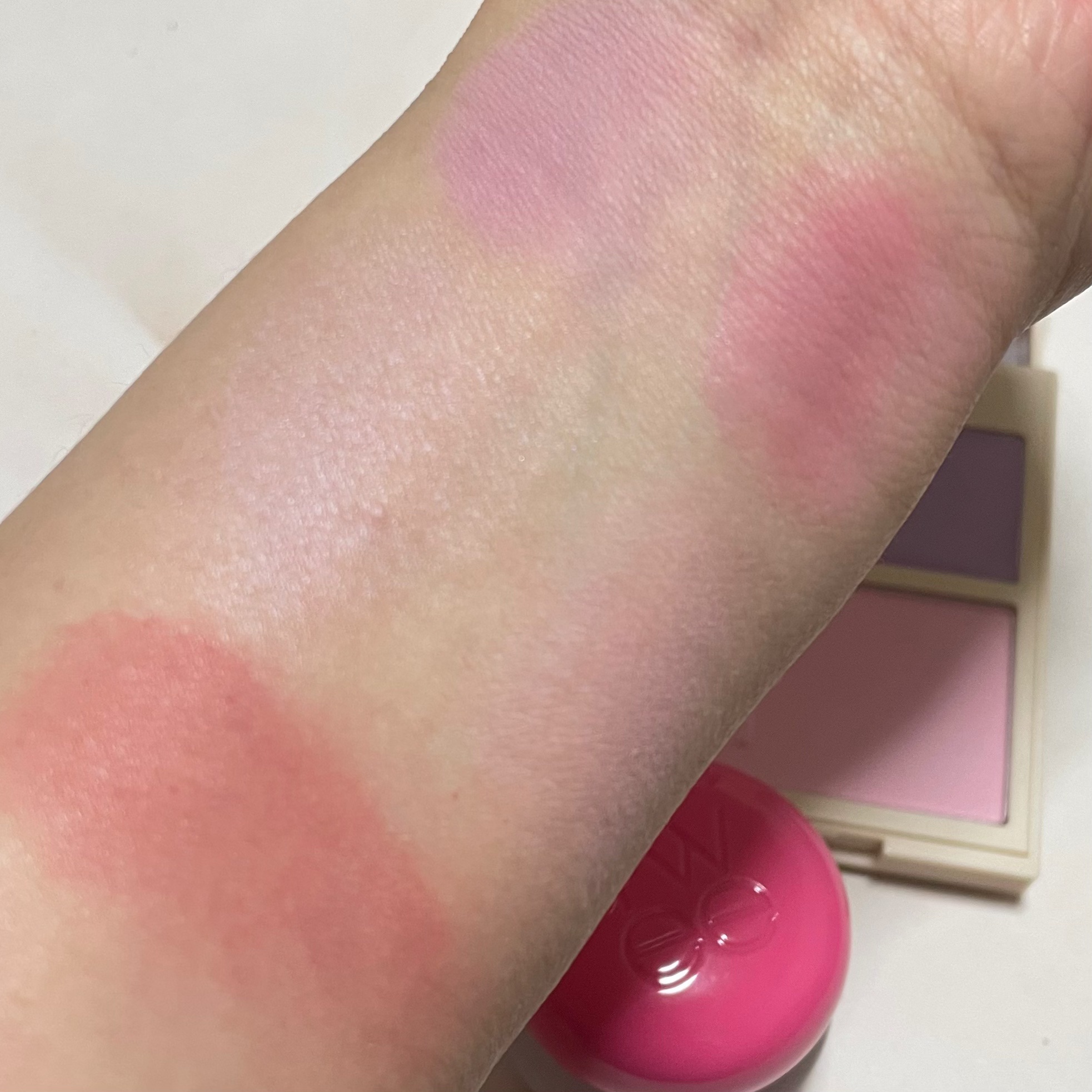 シアーグロウリキッドブラッシャー/wakemake/リキッドチークを使ったクチコミ（3枚目）