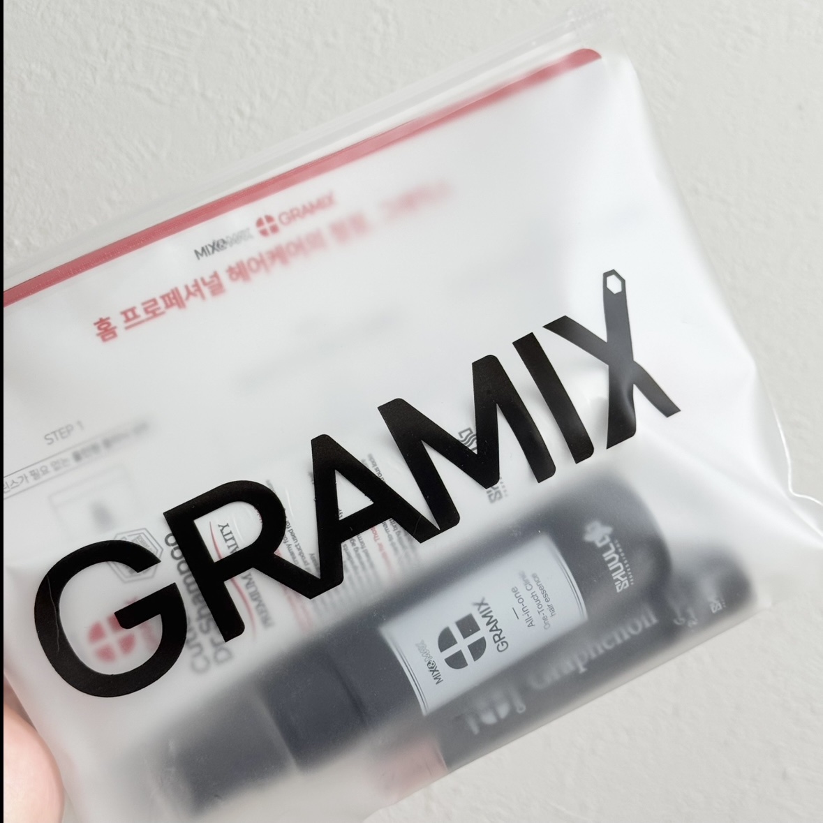 グラフィノイル/GRAMIX/ヘアオイルを使ったクチコミ（2枚目）