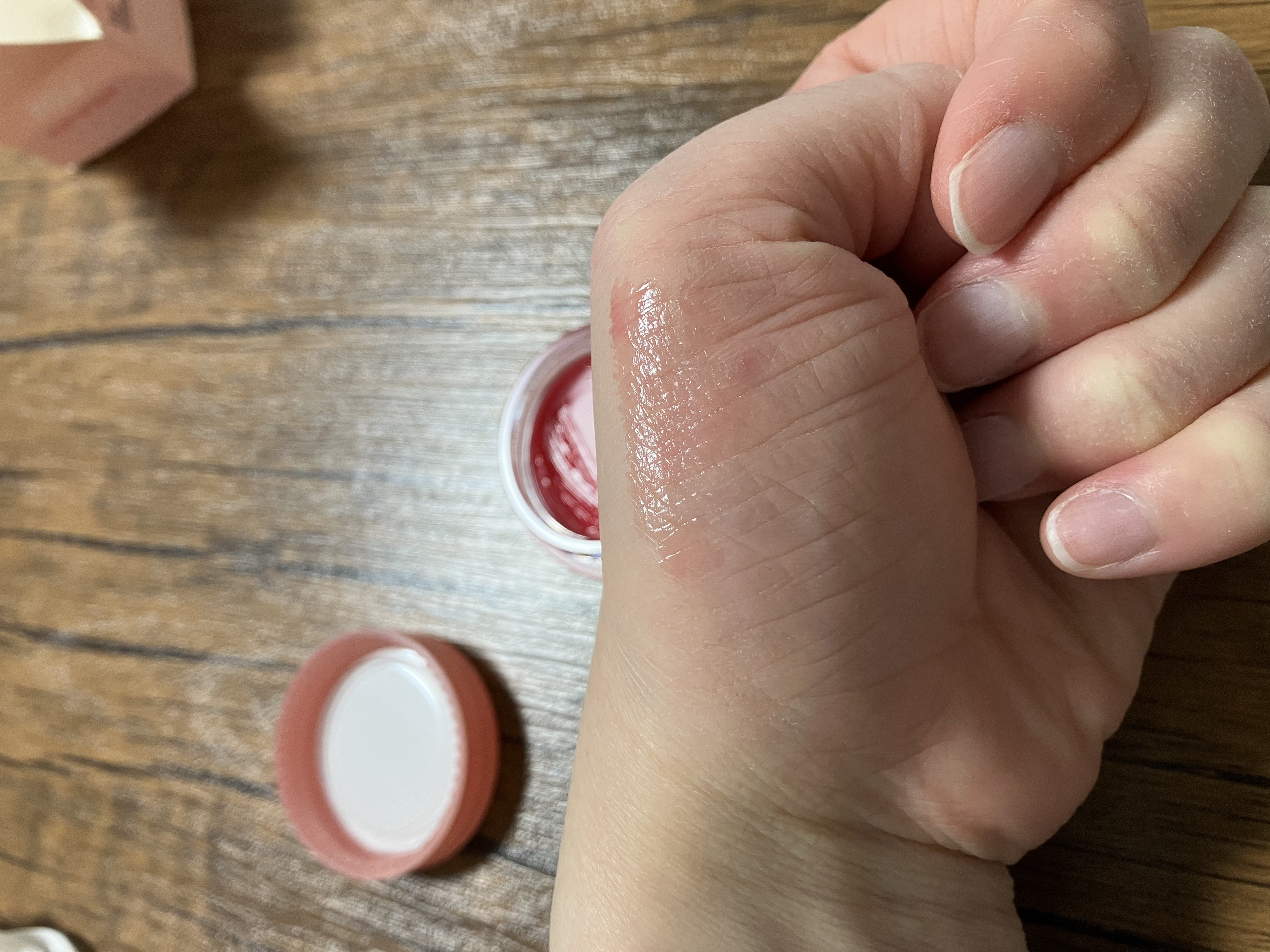 GLOWY TINT BALM/AOU/リップグロスを使ったクチコミ（2枚目）