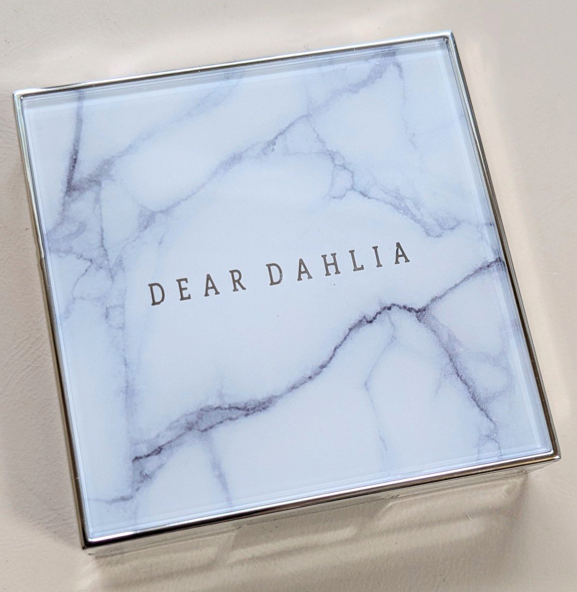 スキンルミナスハイライター/DEAR DAHLIA/パウダーハイライトを使ったクチコミ（2枚目）