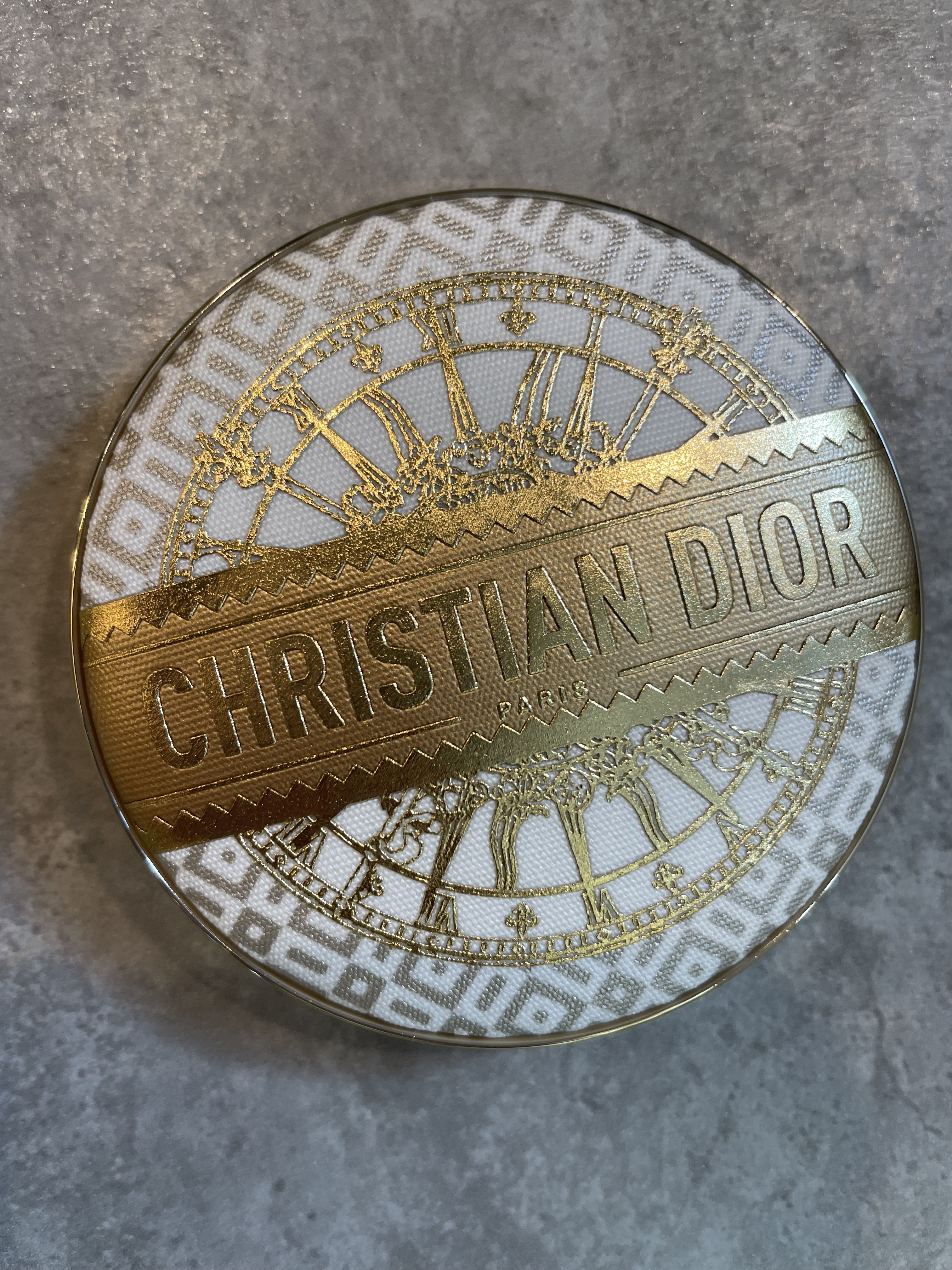 ディオールスキン フォーエヴァー クチュール ルミナイザー（クリスマス コレクション 2024 限定品） 002 コライユ ルミエール/Dior/プレストパウダーを使ったクチコミ（1枚目）