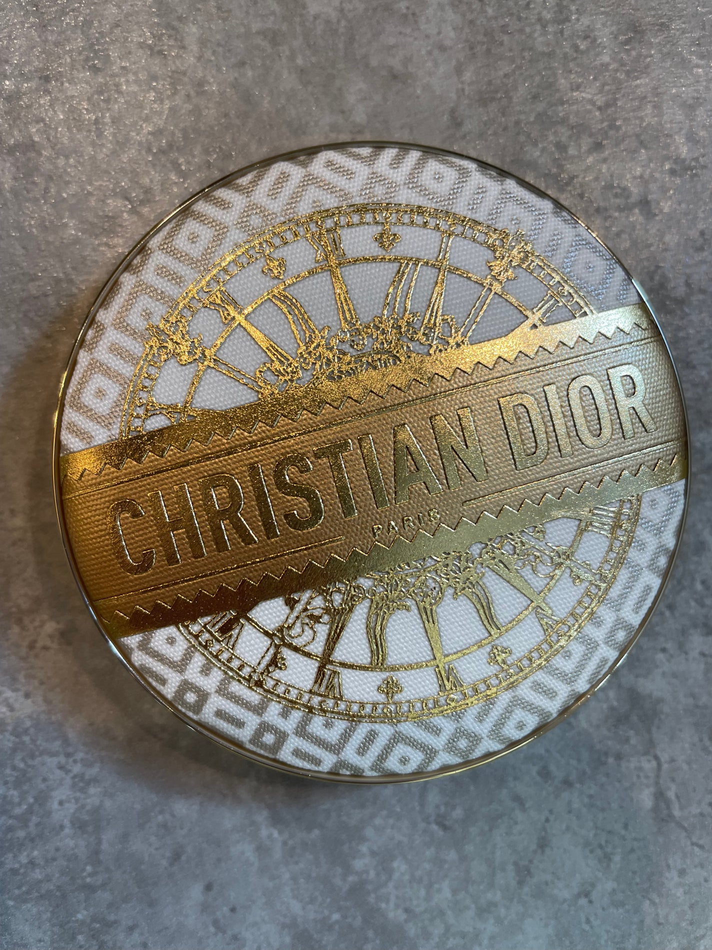 ディオールスキン フォーエヴァー クチュール ルミナイザー(クリスマス コレクション 2024 限定品)/Dior/プレストパウダーを使ったクチコミ(1枚目)