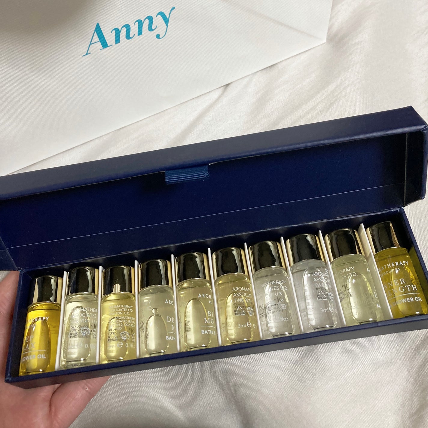 ミニチュア バスオイルコレクション N/アロマセラピーアソシエイツ/保湿系入浴剤を使ったクチコミ(1枚目)