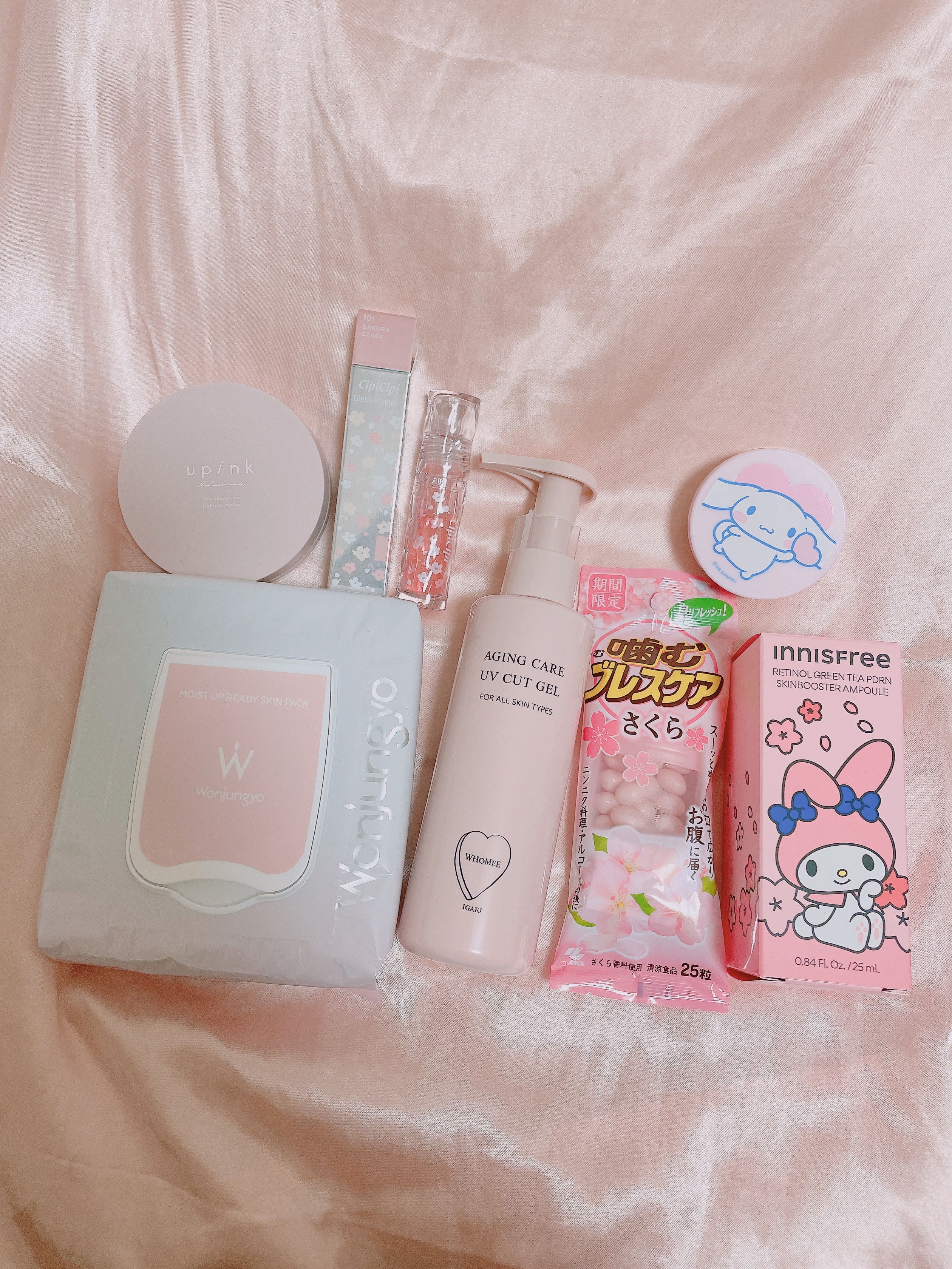 #Qoo10メガ割 

購入品´•.̫ • `

春が来るので珍しくピンクカラーのコスメや
スキンケアを購入しました♡

CipiCipiのさくらキャンディ可愛すぎて
リップの下地にも軽くティッシュオフして使ってます🎀

大好きなInni