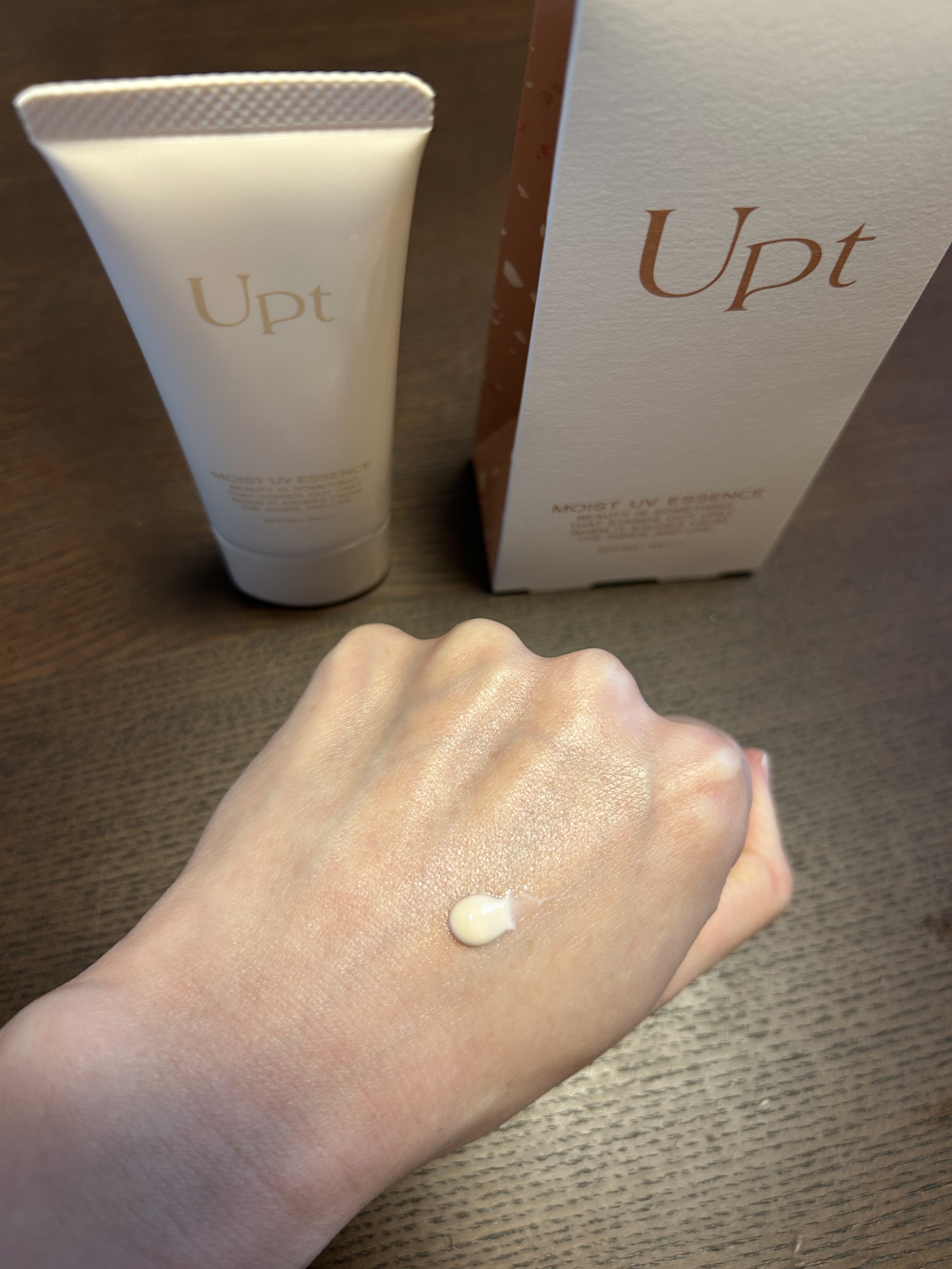 Upt MOIST UV ESSENCE/Upt/化粧下地を使ったクチコミ（2枚目）