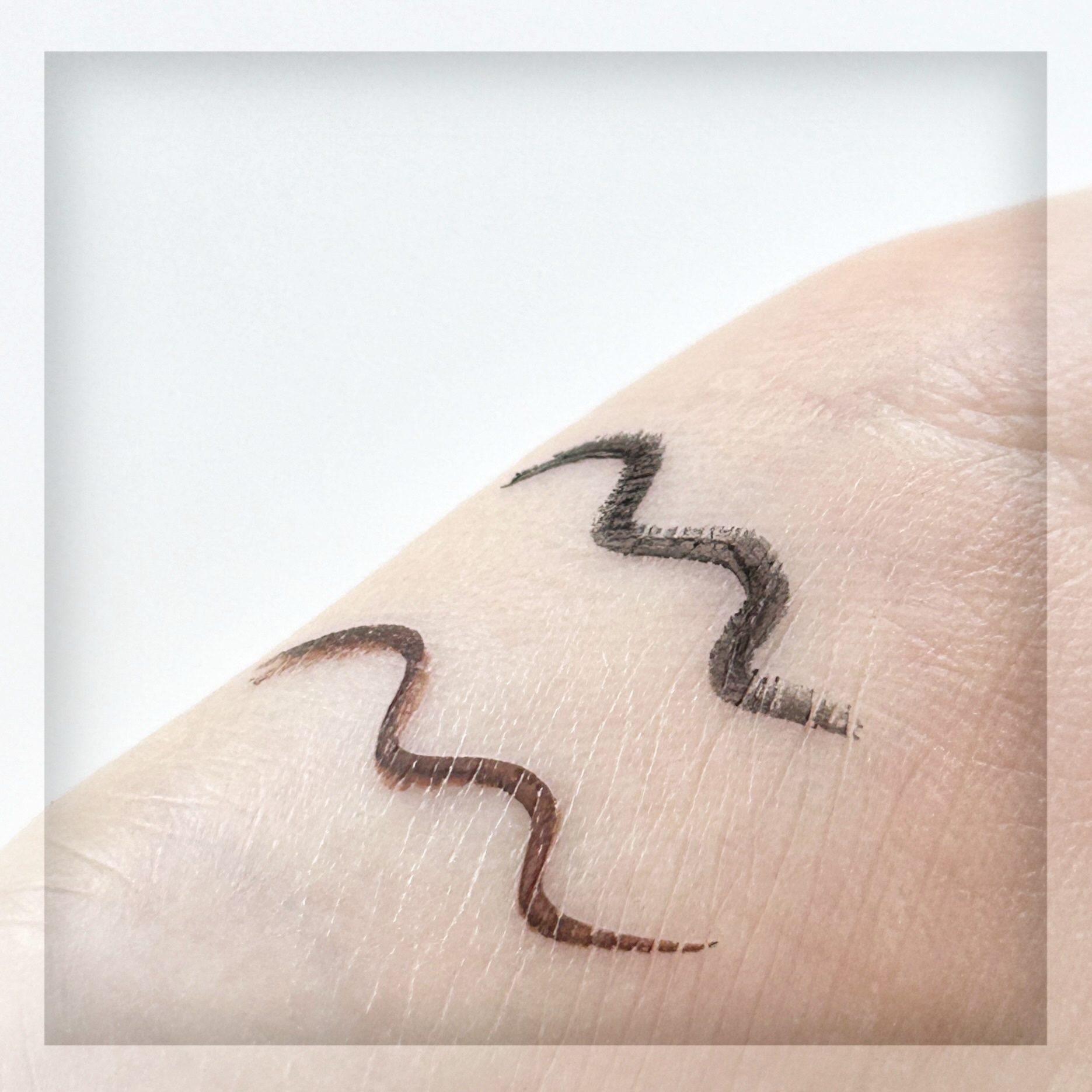 リリミュウ ロングキープライナー/Ririmew/リキッドアイライナーを使ったクチコミ（3枚目）