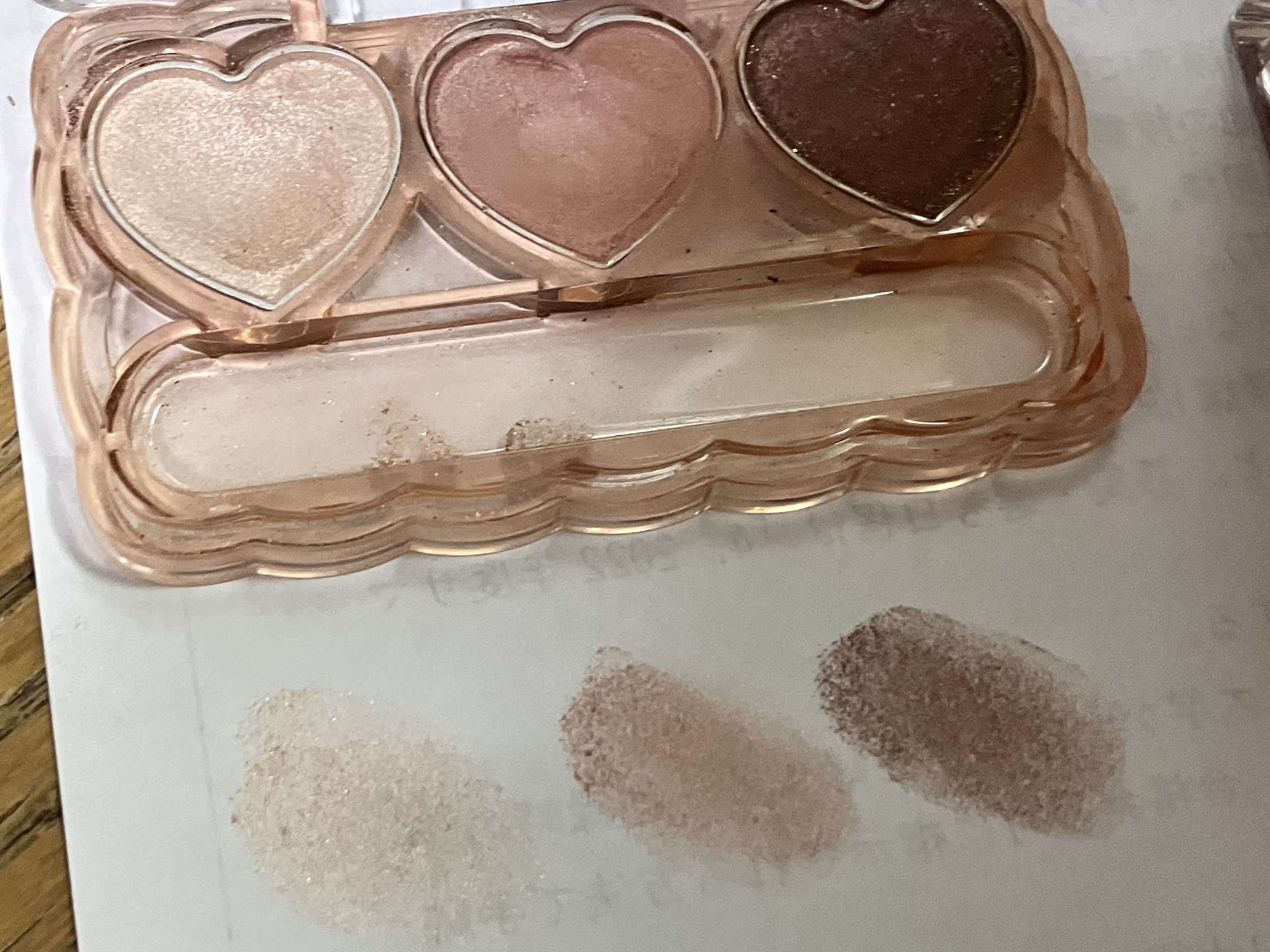 ルポレムリキッドアイシャドウ LP01 Royal Kitten/LEPOREM/リキッドアイシャドウを使ったクチコミ（2枚目）