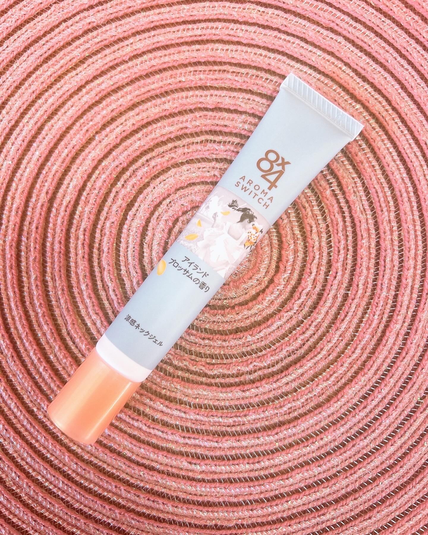 8x4 アロマスイッチ 涼感ネックジェル アイランドブロッサムの香り/８ｘ４/デオドラント・制汗剤を使ったクチコミ（2枚目）