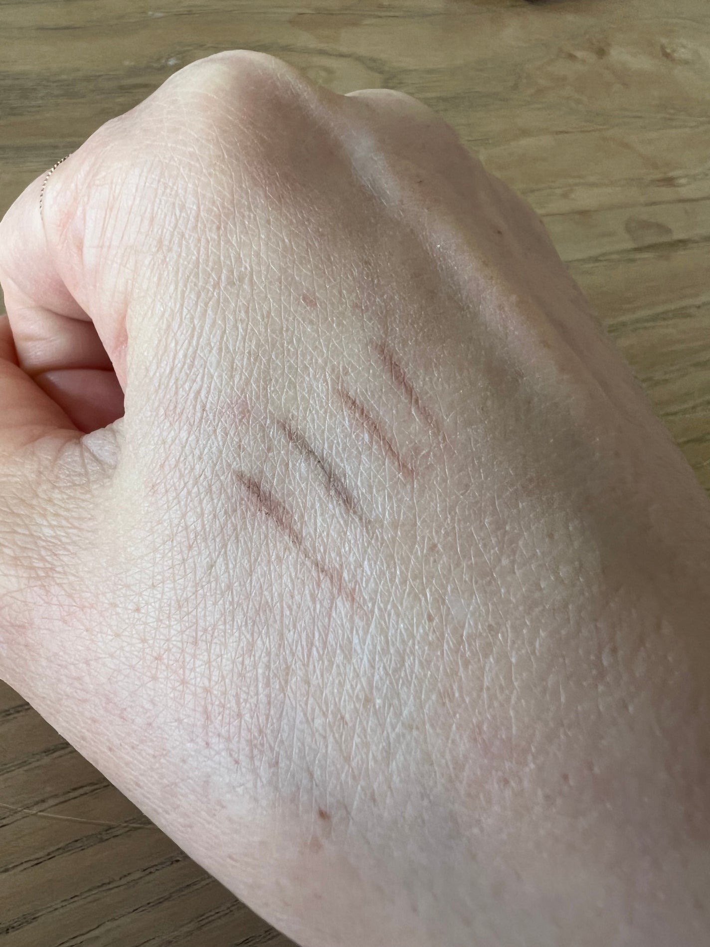 パウダリーアイブロウペンシルスリム/ミゼルエディ/アイブロウペンシルを使ったクチコミ(3枚目)