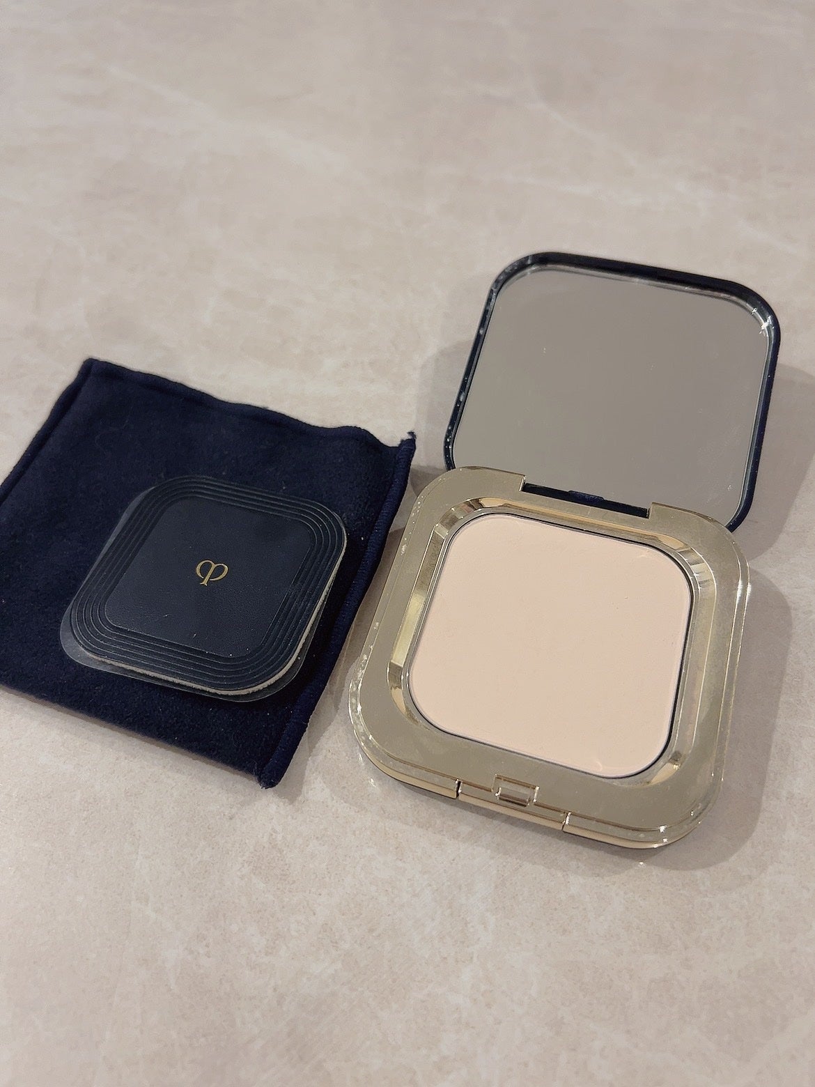 りゆ on LIPS 「とにかく皮脂が抑えられますずっと夜までサラサラが続きます!#ク..」(1枚目)