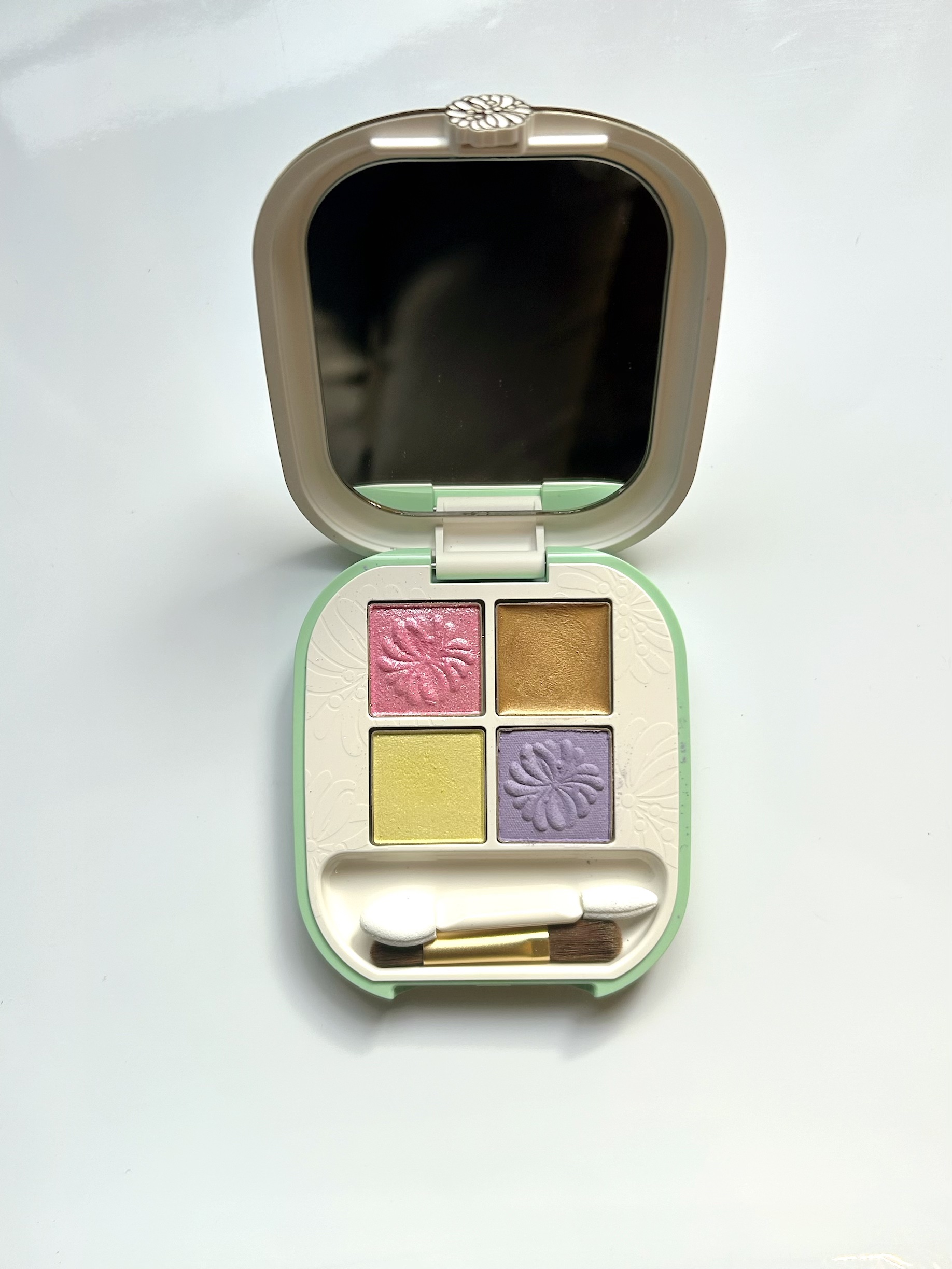 ポール ＆ ジョー アイデザイン パレット 06 ステンドグラス/PAUL & JOE BEAUTE/アイシャドウパレットを使ったクチコミ（1枚目）