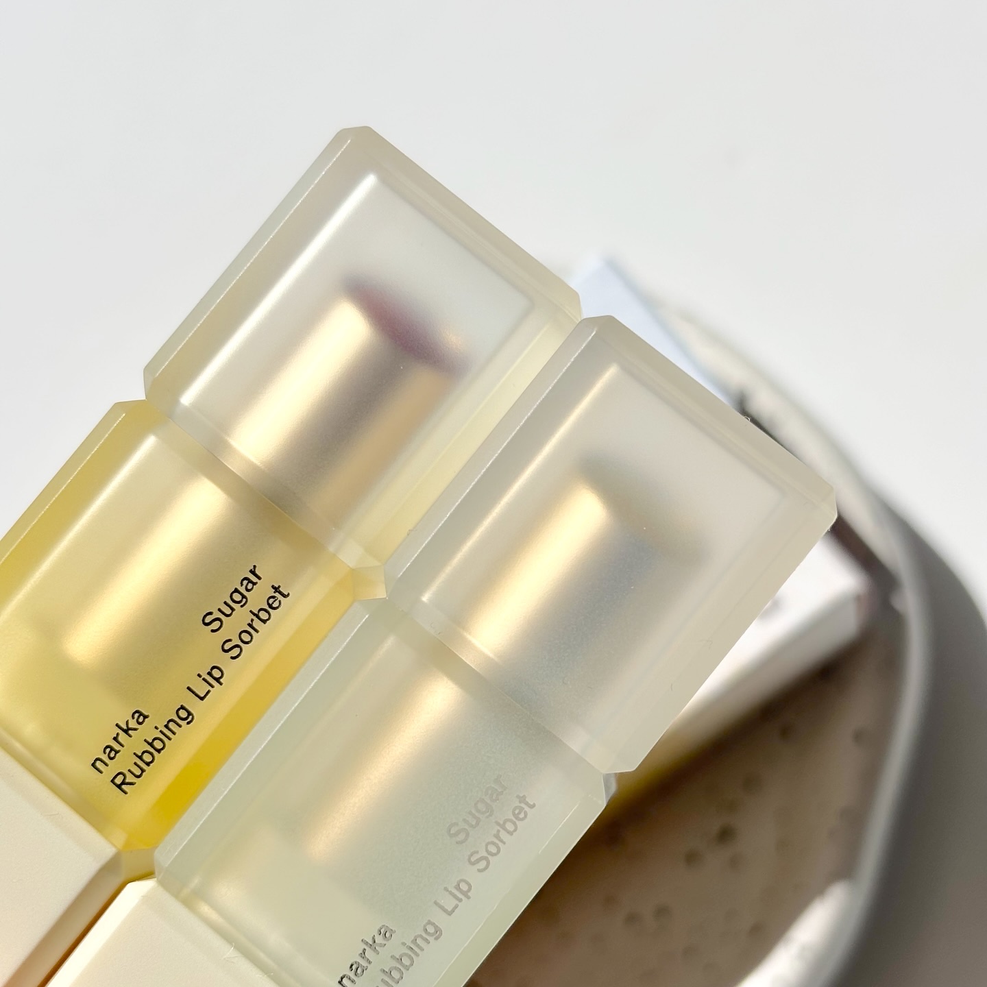 シュガーラビングリップソルベ/narka/リップスクラブを使ったクチコミ（2枚目）