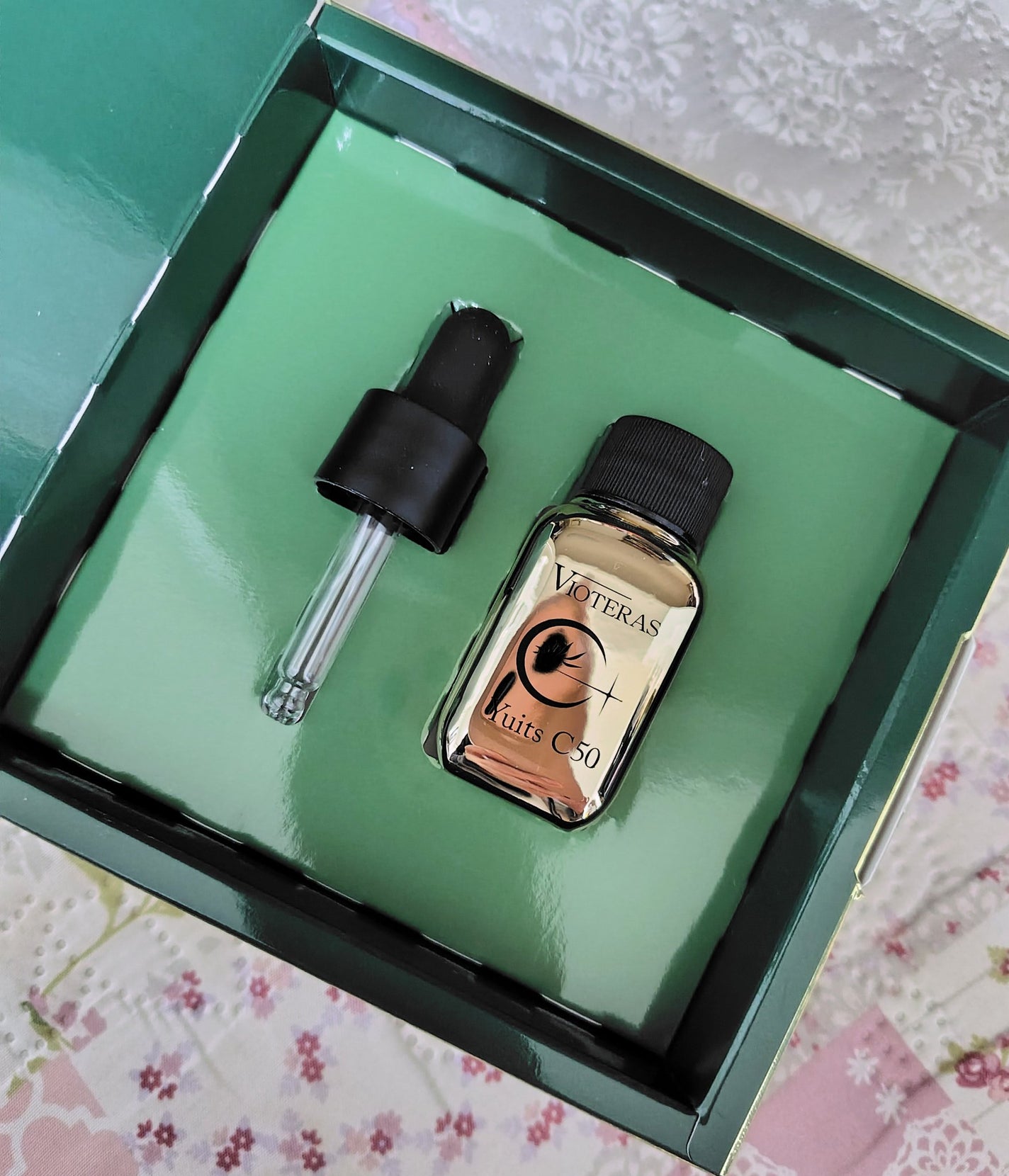 ゆうか on LIPS 「ピュアビタミンC*1と2種のビタミンC誘導体*2をシリーズ初、..」(1枚目)