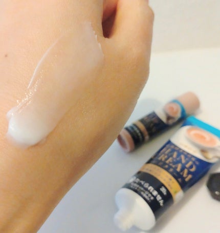 ハンドクリーム 日東紅茶の紅茶好きのためのロイヤルミルクティー/SHOBIDO/ハンドクリームを使ったクチコミ(4枚目)