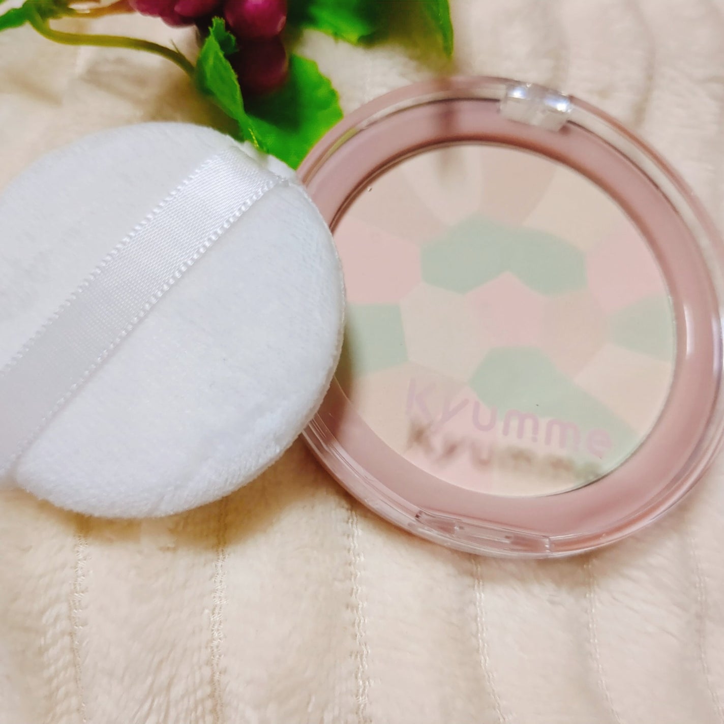 mekabu on LIPS 「ダイソーの【KMマーブルフェイスパウダー02】パフ付き普段パウ..」(3枚目)