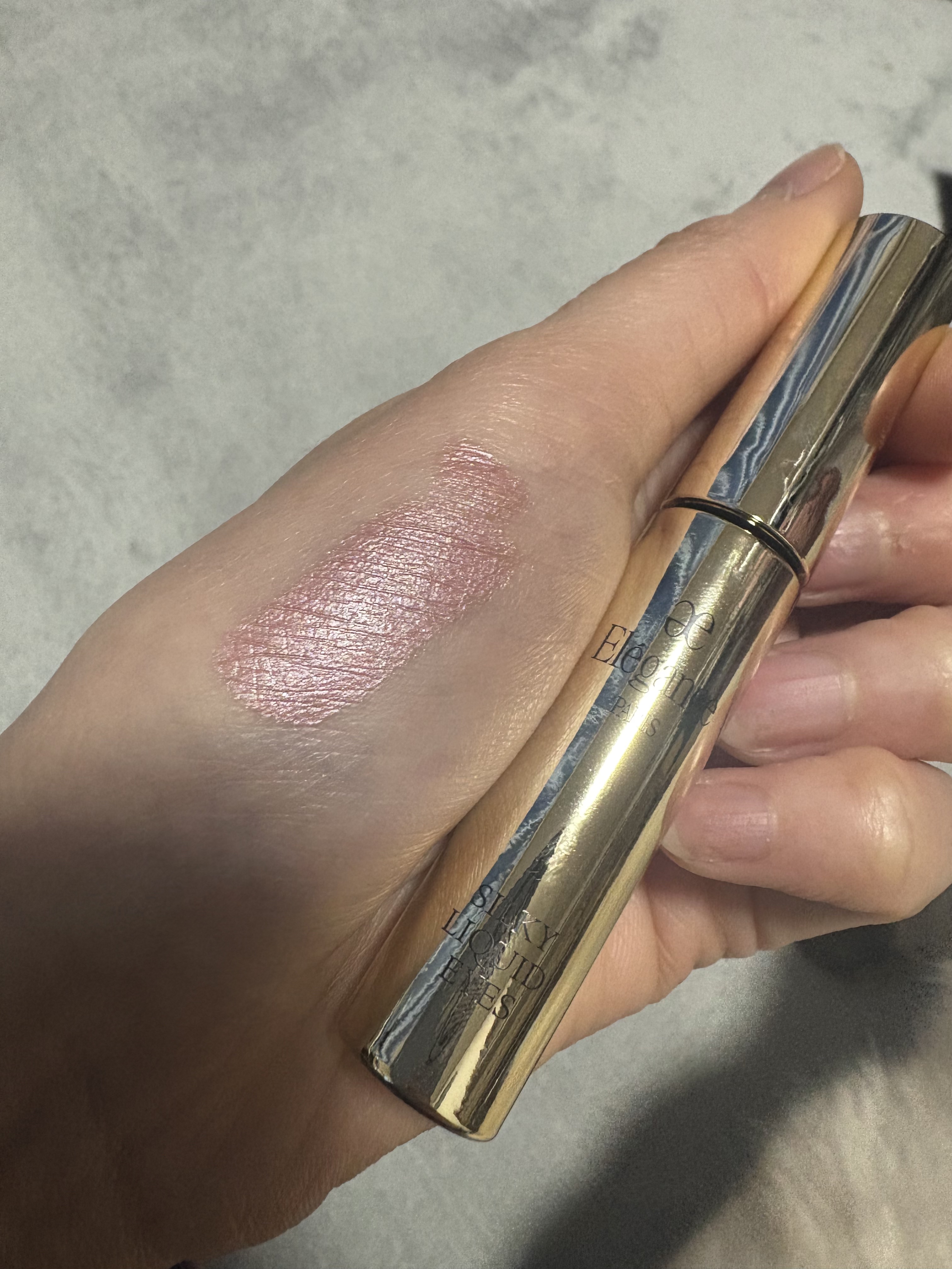 エレガンス シルキー リクイッド アイズ/Elégance/リキッドアイシャドウを使ったクチコミ（2枚目）