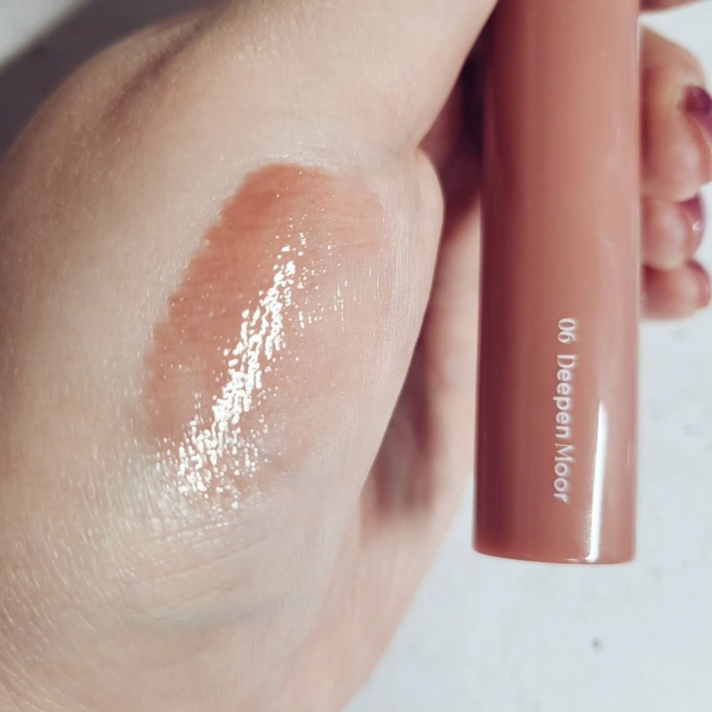 グラスティングカラーグロス/rom&nd/リップグロスを使ったクチコミ(4枚目)