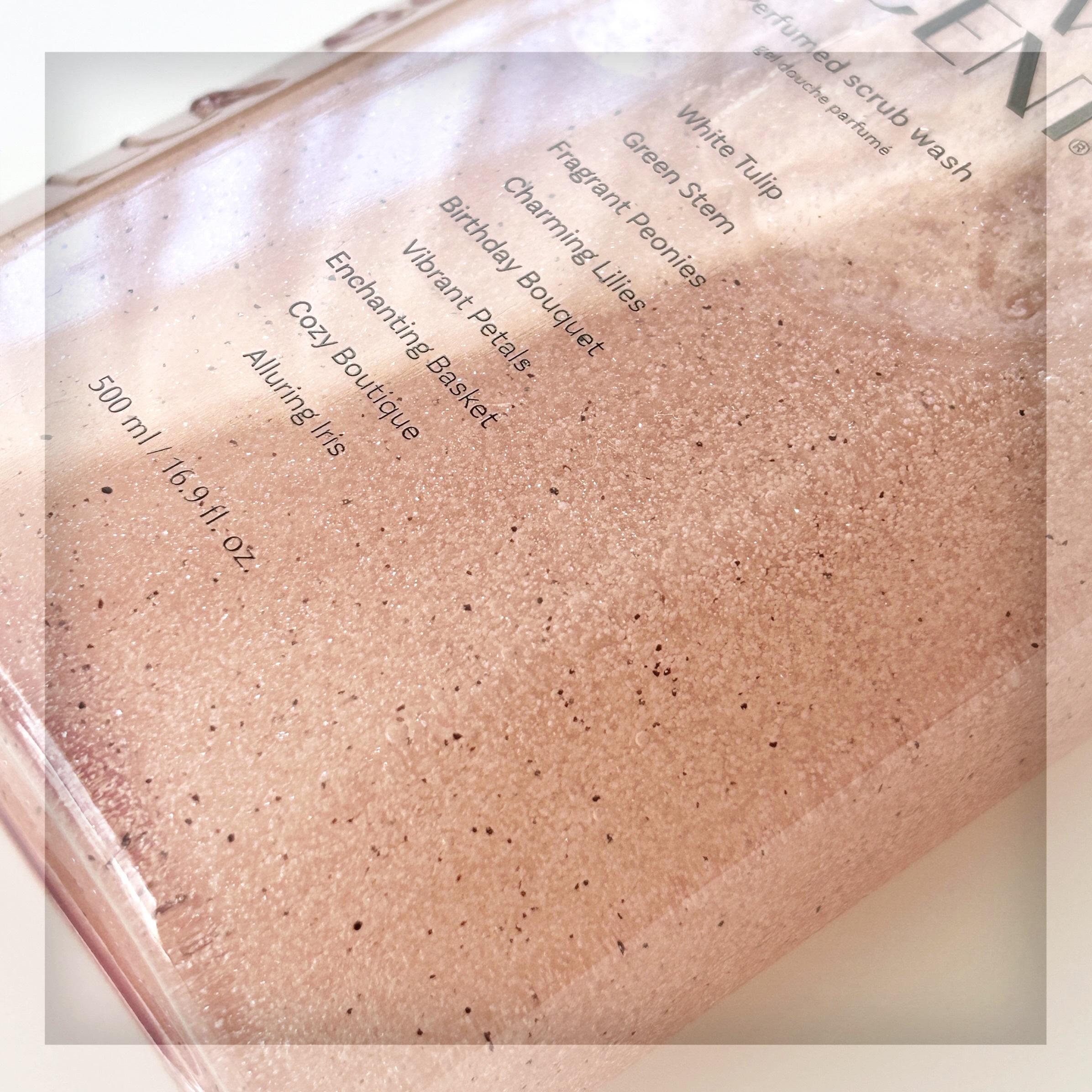 スクラブボディウォッシュ バースデイケーキ ラズベリーバニラ/LUV SCENT/ボディスクラブを使ったクチコミ（3枚目）