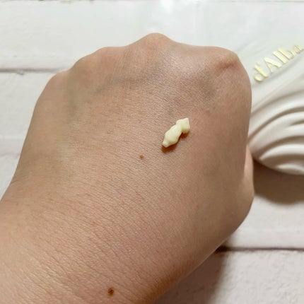 ホワイトトリュフナリシングハンドセラムインクリーム/ダルバ/ハンドクリームを使ったクチコミ(3枚目)