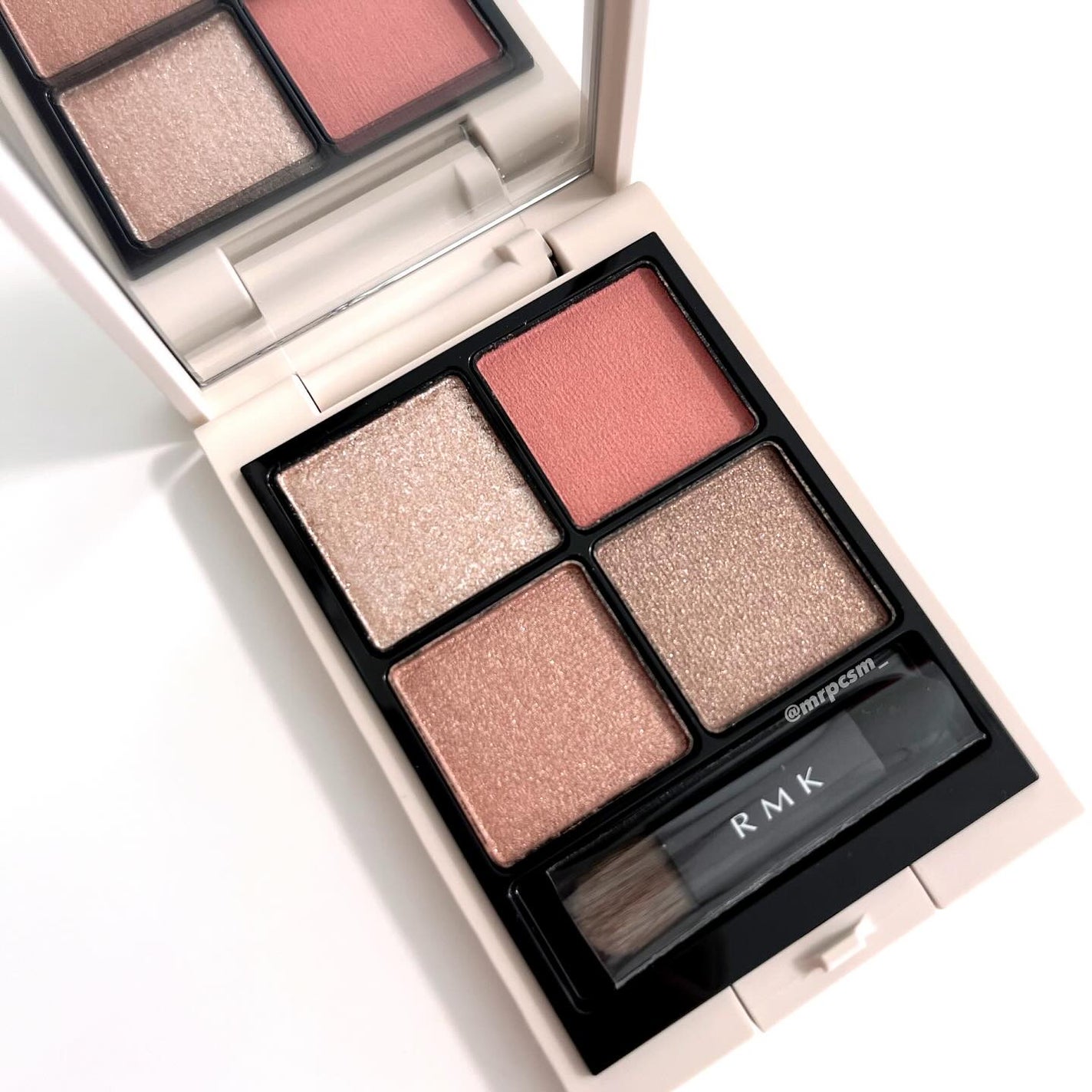 RMK シンクロマティック アイシャドウパレット/RMK/アイシャドウパレットを使ったクチコミ(3枚目)