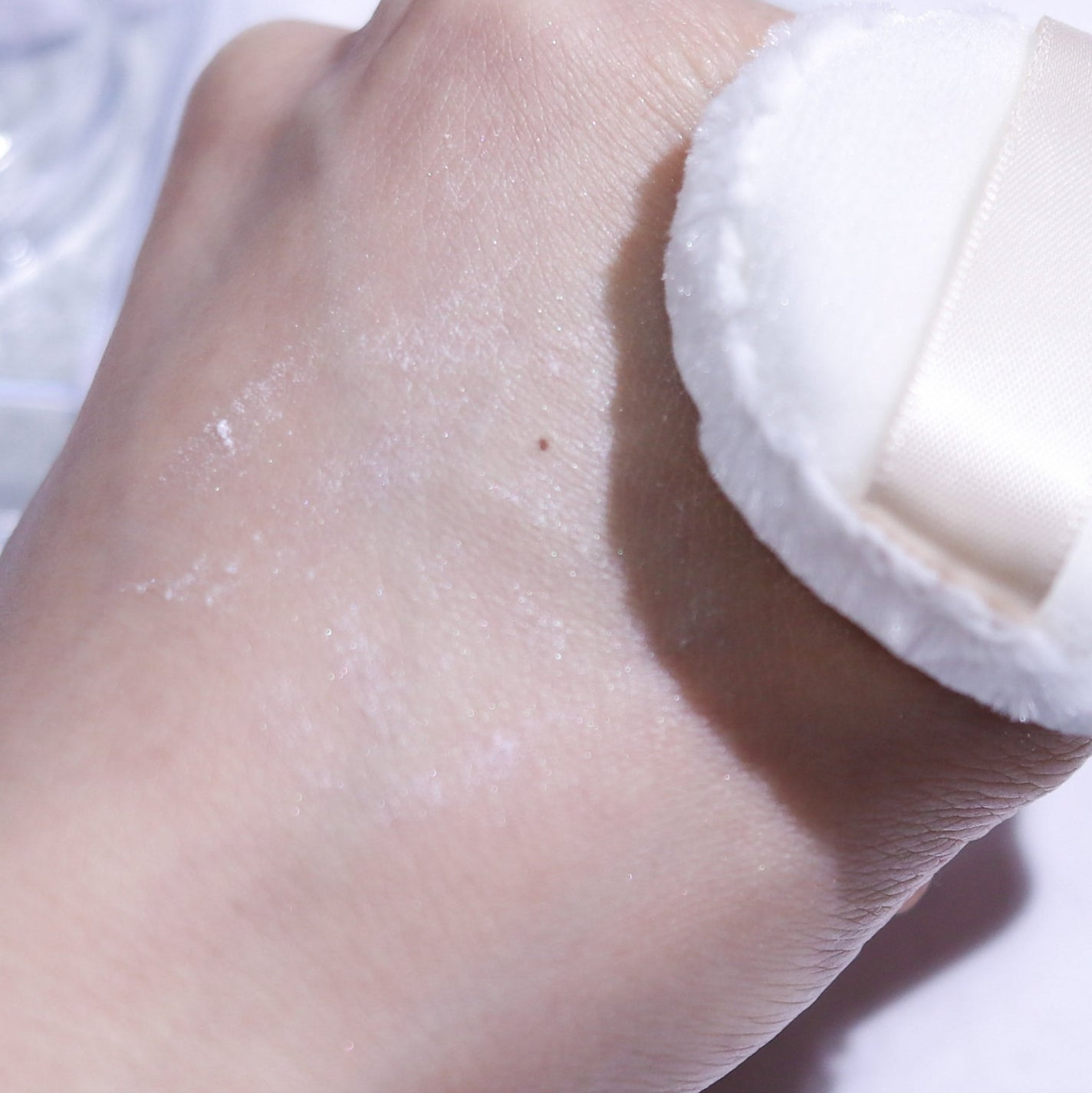 トリニタス グロウ パウダー/Visée/ルースパウダーを使ったクチコミ(2枚目)