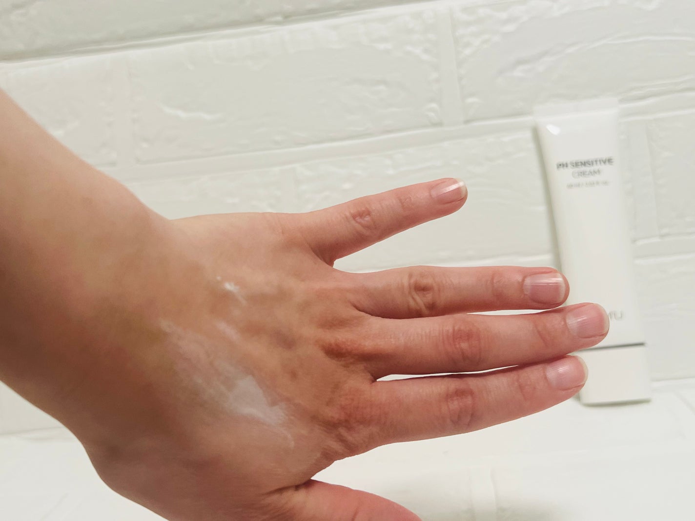 tam(フォロバ) on LIPS 「PHセンシティブシートマスク(スージング&モイスチャー)特徴乾..」(3枚目)