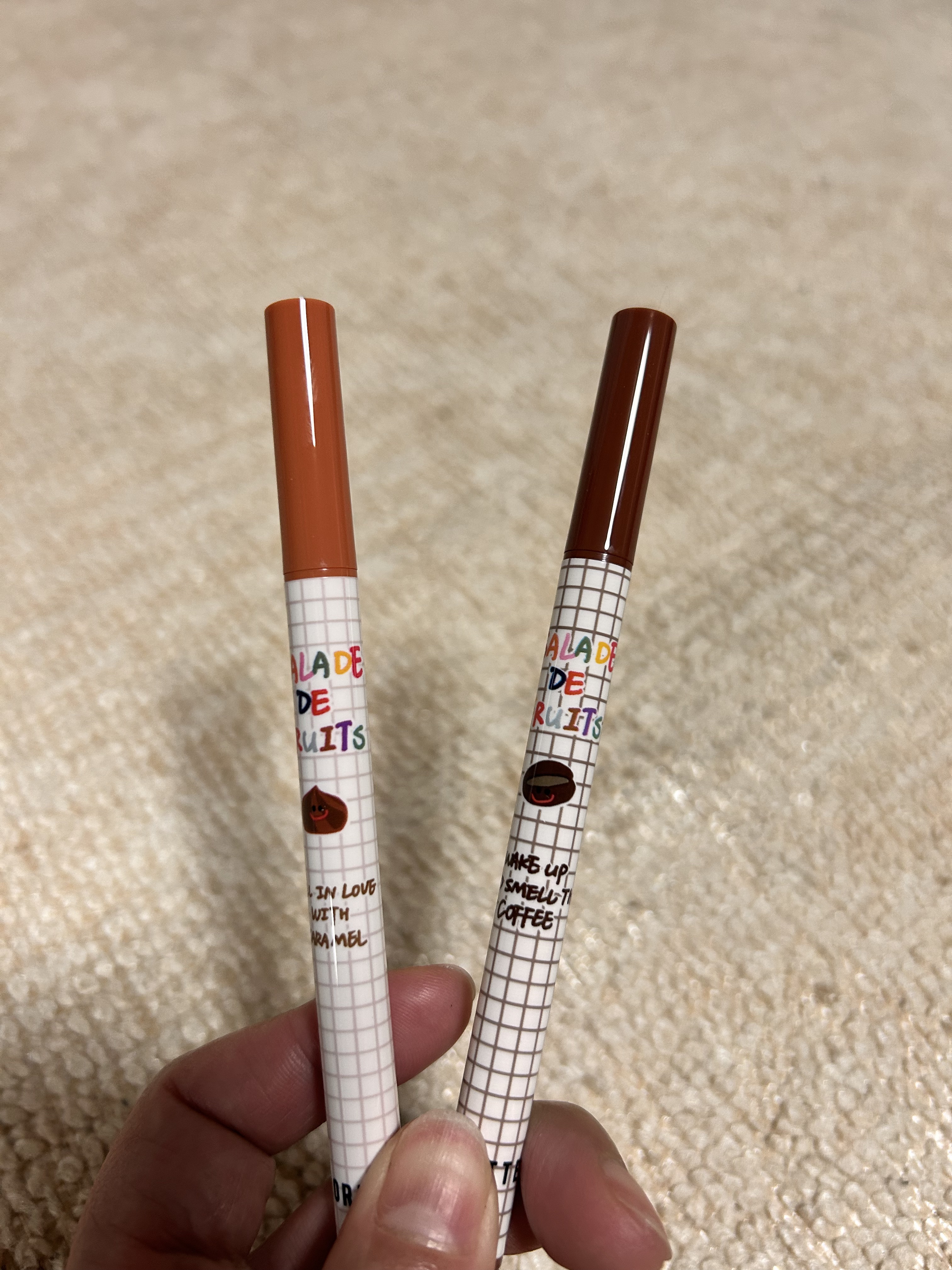 サラダdeフルーツカラーリキッドアイライナーWP 02 コーヒー/FLORTTE/リキッドアイライナーを使ったクチコミ（1枚目）