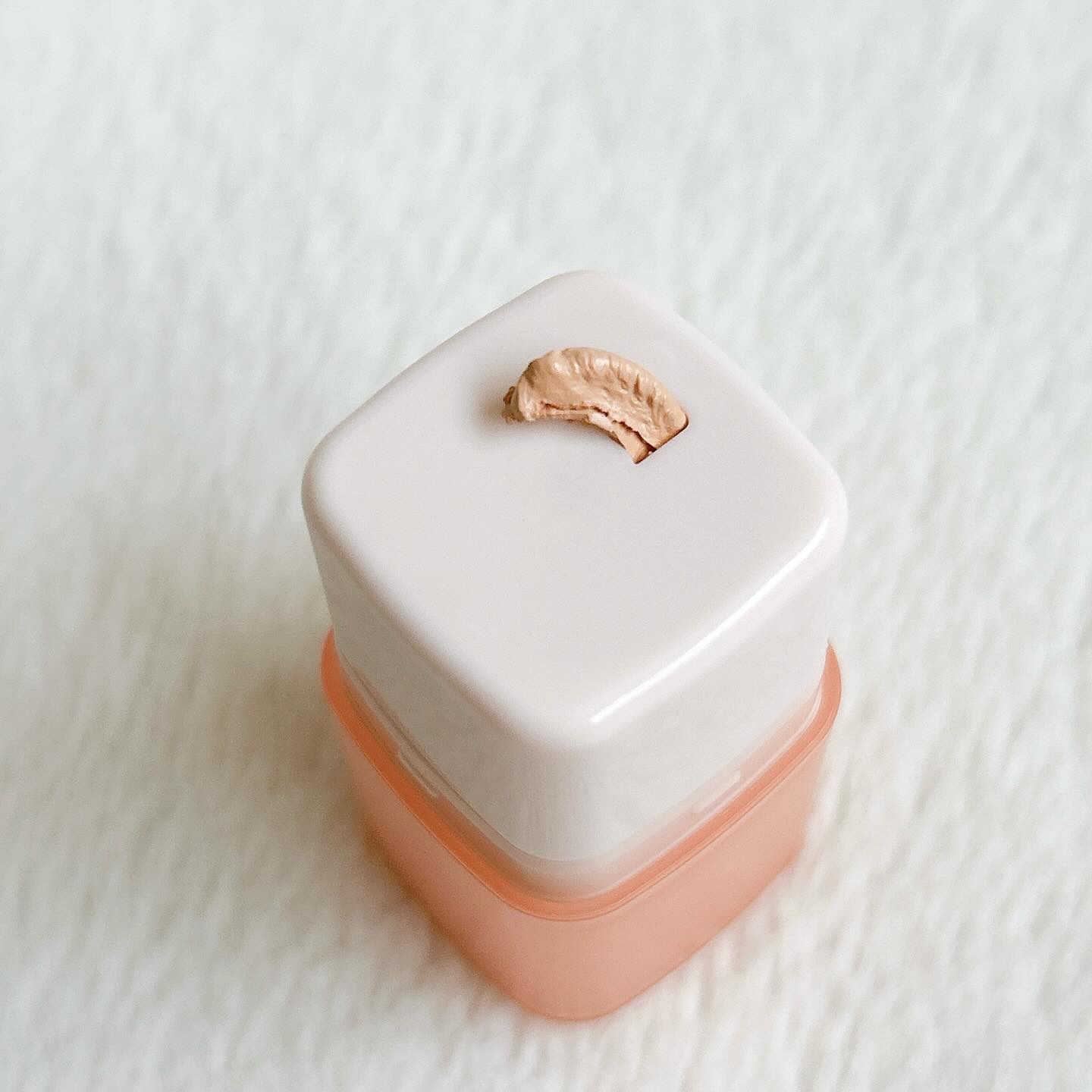 グラインディングコンシールバター 01 サーモンベージュ/LUNA/クリームコンシーラーを使ったクチコミ（3枚目）