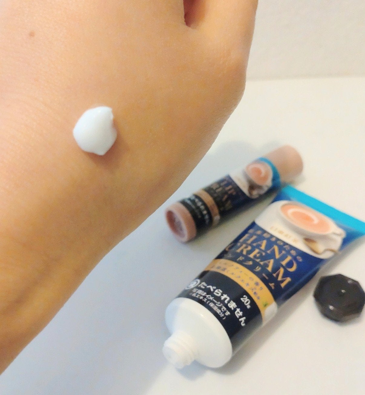 ハンドクリーム 日東紅茶の紅茶好きのためのロイヤルミルクティー/SHOBIDO/ハンドクリームを使ったクチコミ(3枚目)