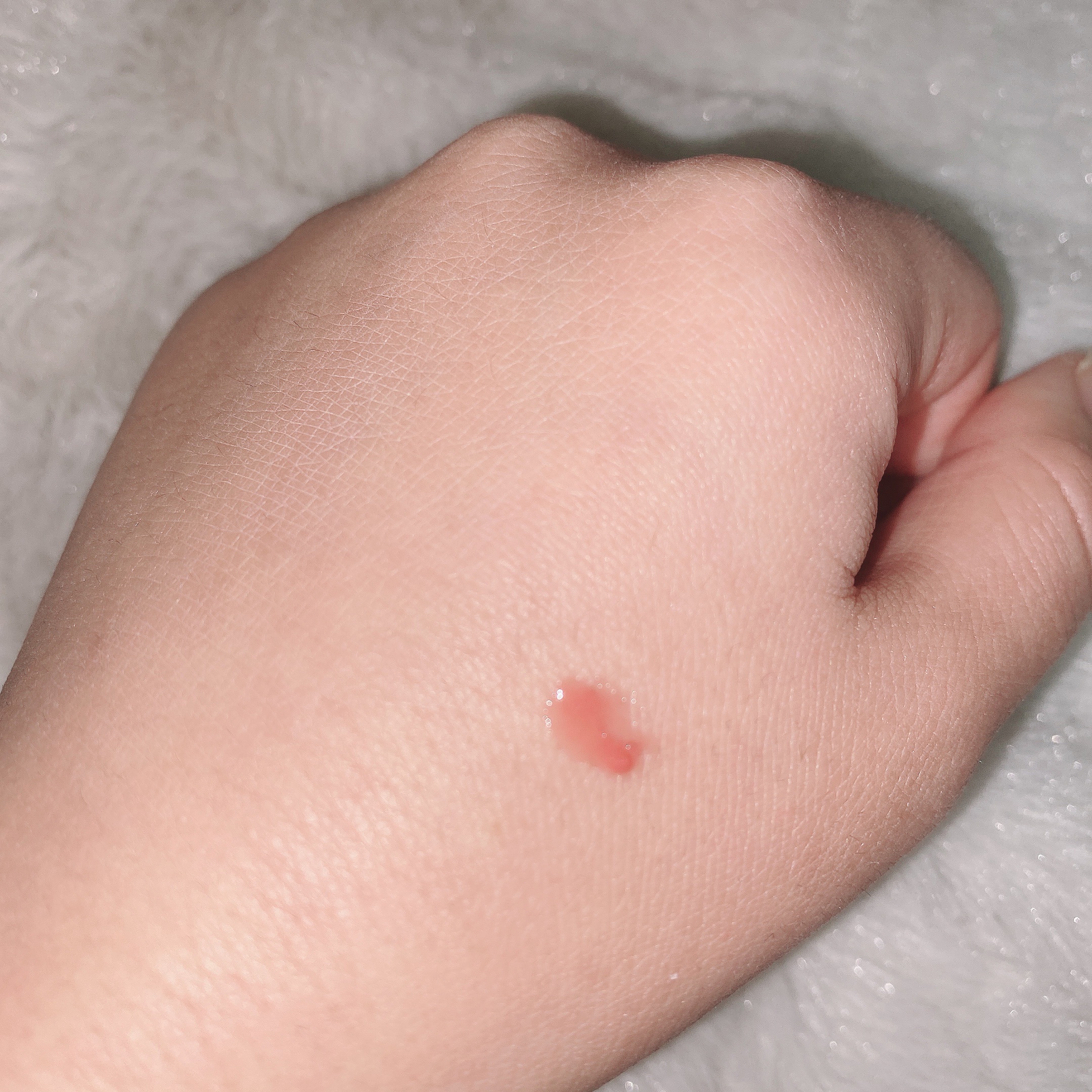 GLOWY TINT BALM/AOU/リップグロスを使ったクチコミ（3枚目）