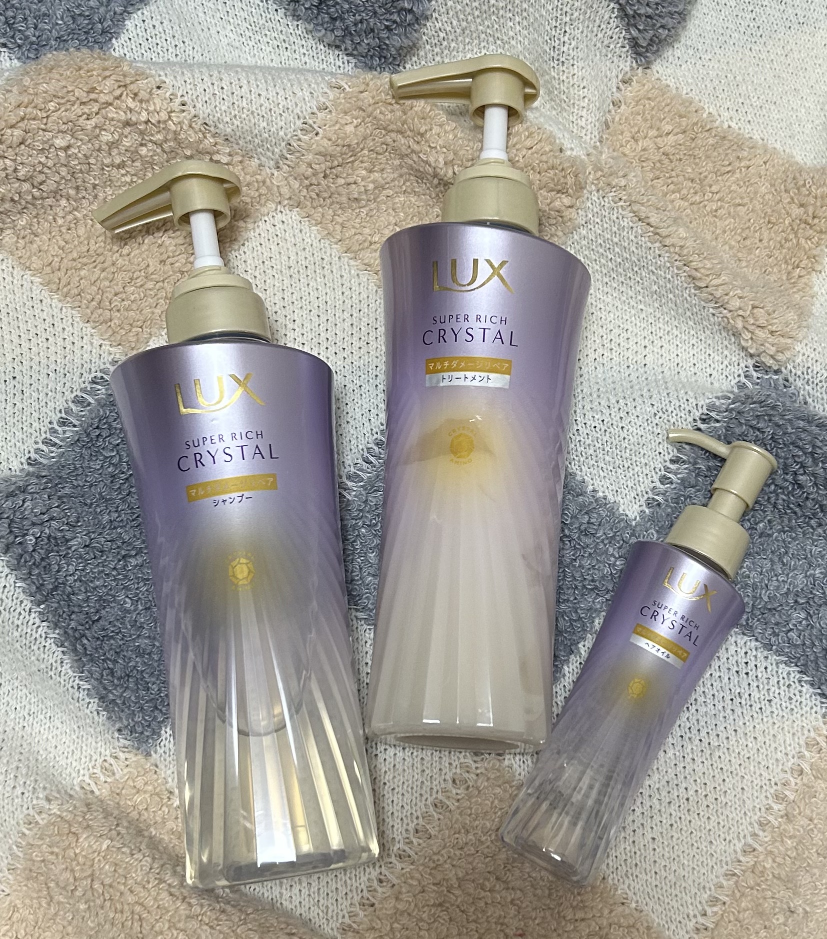 ラックス スーパーリッチクリスタル マルチダメージリペア ヘアオイル/LUX/ヘアオイルを使ったクチコミ（1枚目）