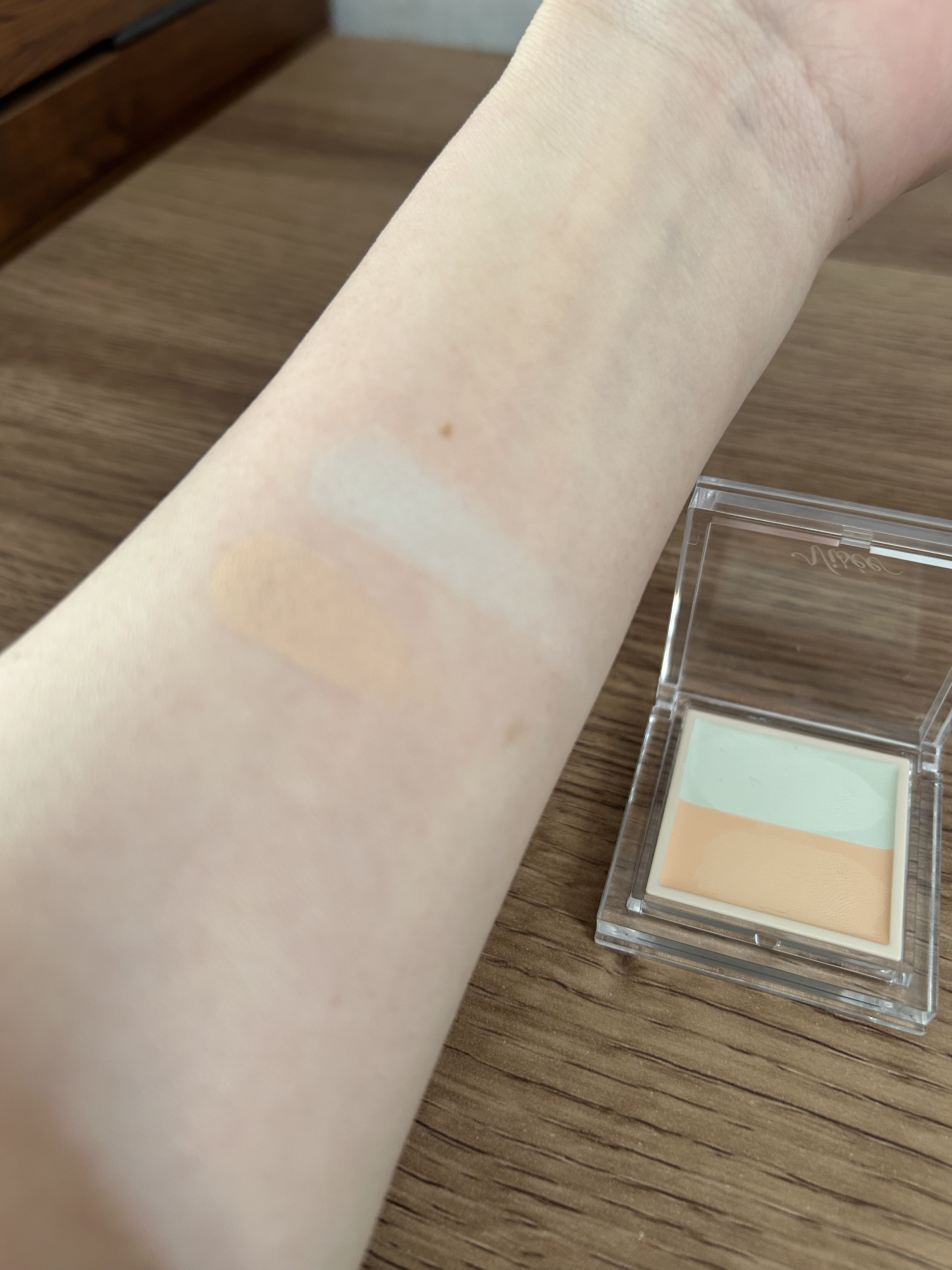 カラーデュオ トリック コンシーラー/Visée/パレットコンシーラーを使ったクチコミ（2枚目）