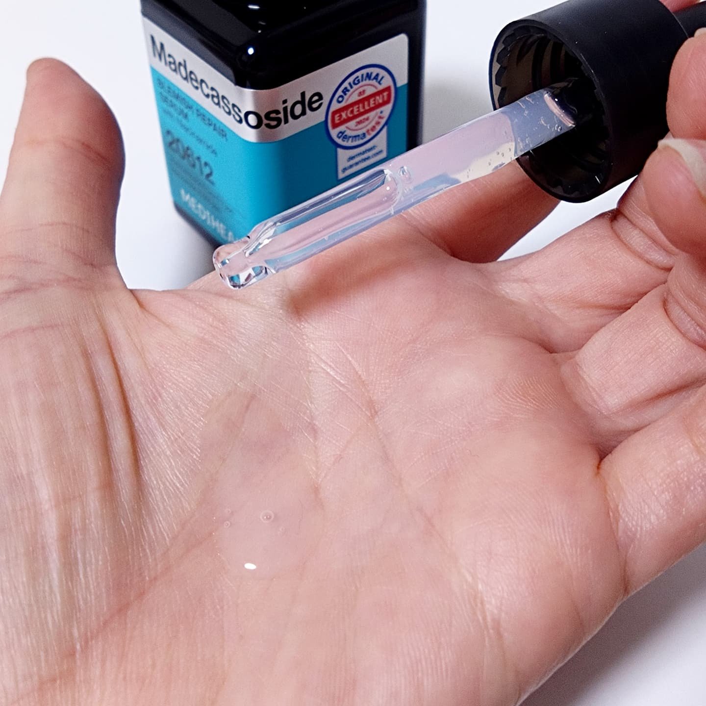 マデカソサイドブレミッシュリペアセラム/MEDIHEAL/美容液を使ったクチコミ（3枚目）