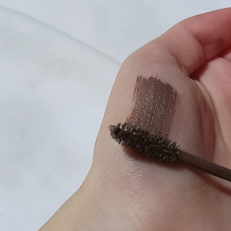 ヘビーローテーション カラーリングアイブロウEX 08 アッシュグレー/ヘビーローテーション/眉マスカラを使ったクチコミ（2枚目）