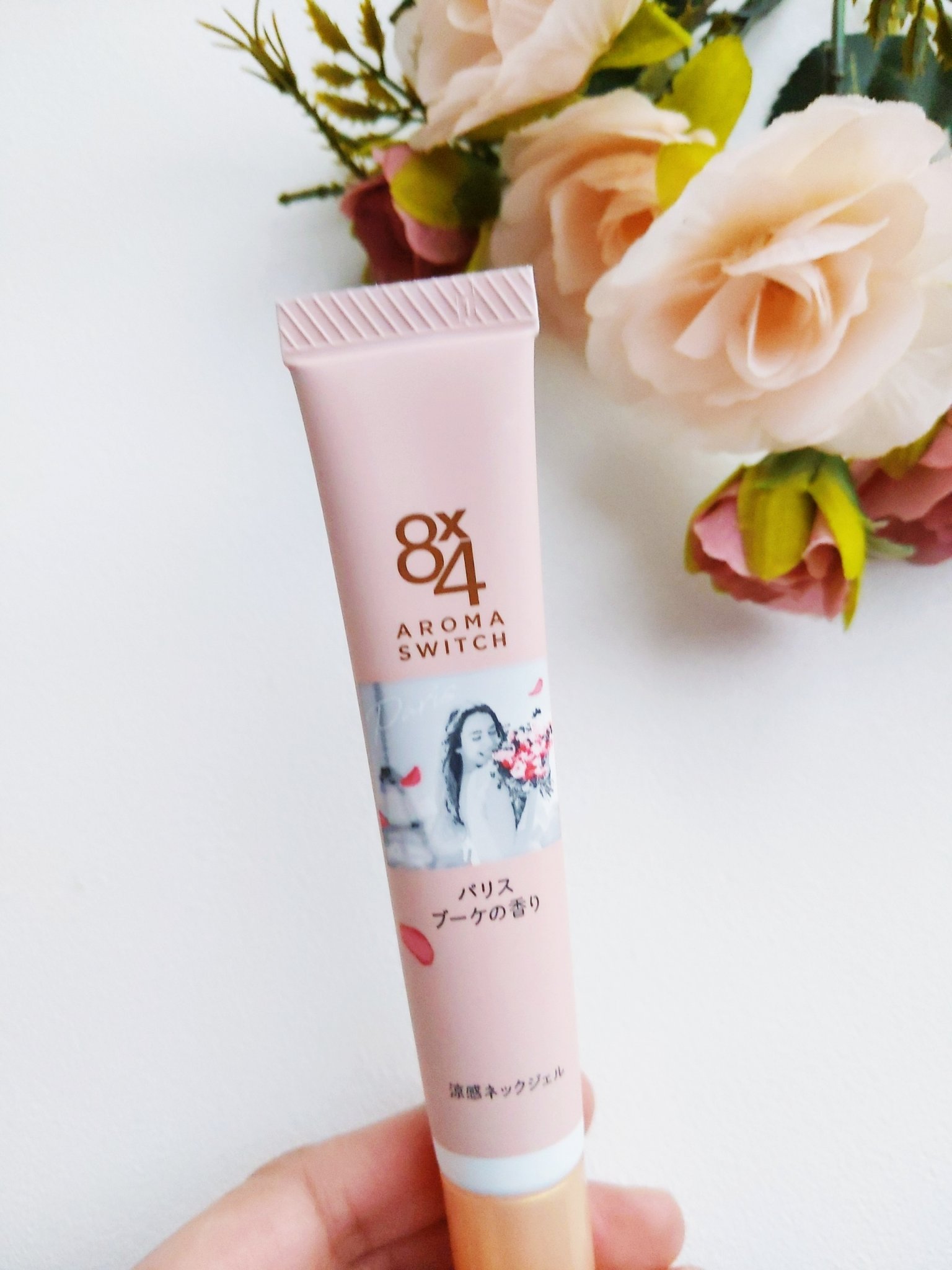 8x4 アロマスイッチ 涼感ネックジェル パリスブーケの香り/８ｘ４/デオドラント・制汗剤を使ったクチコミ（3枚目）