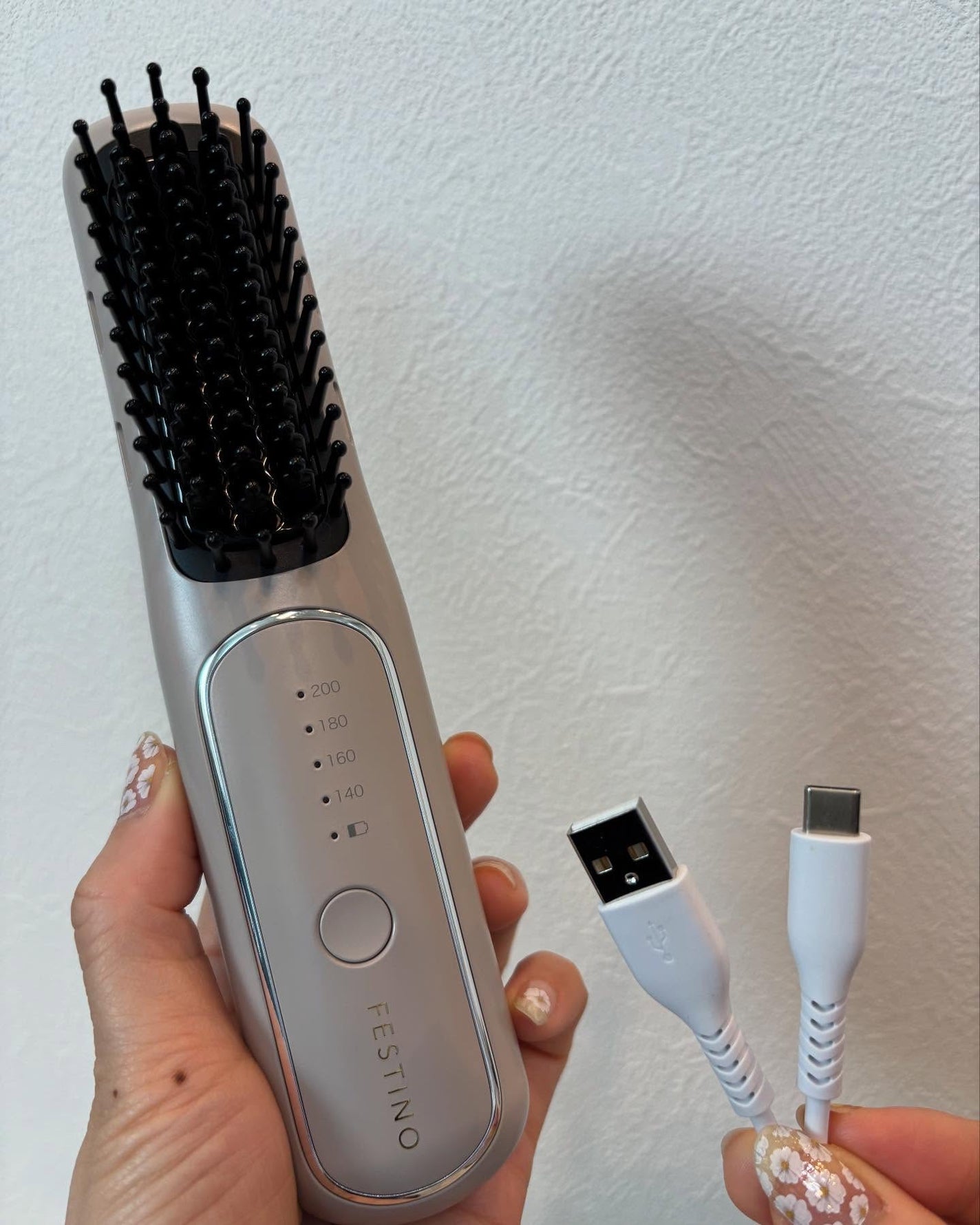 充電式 スタイリング ヒーターブラシ/FESTINO/ヒートブラシを使ったクチコミ(5枚目)