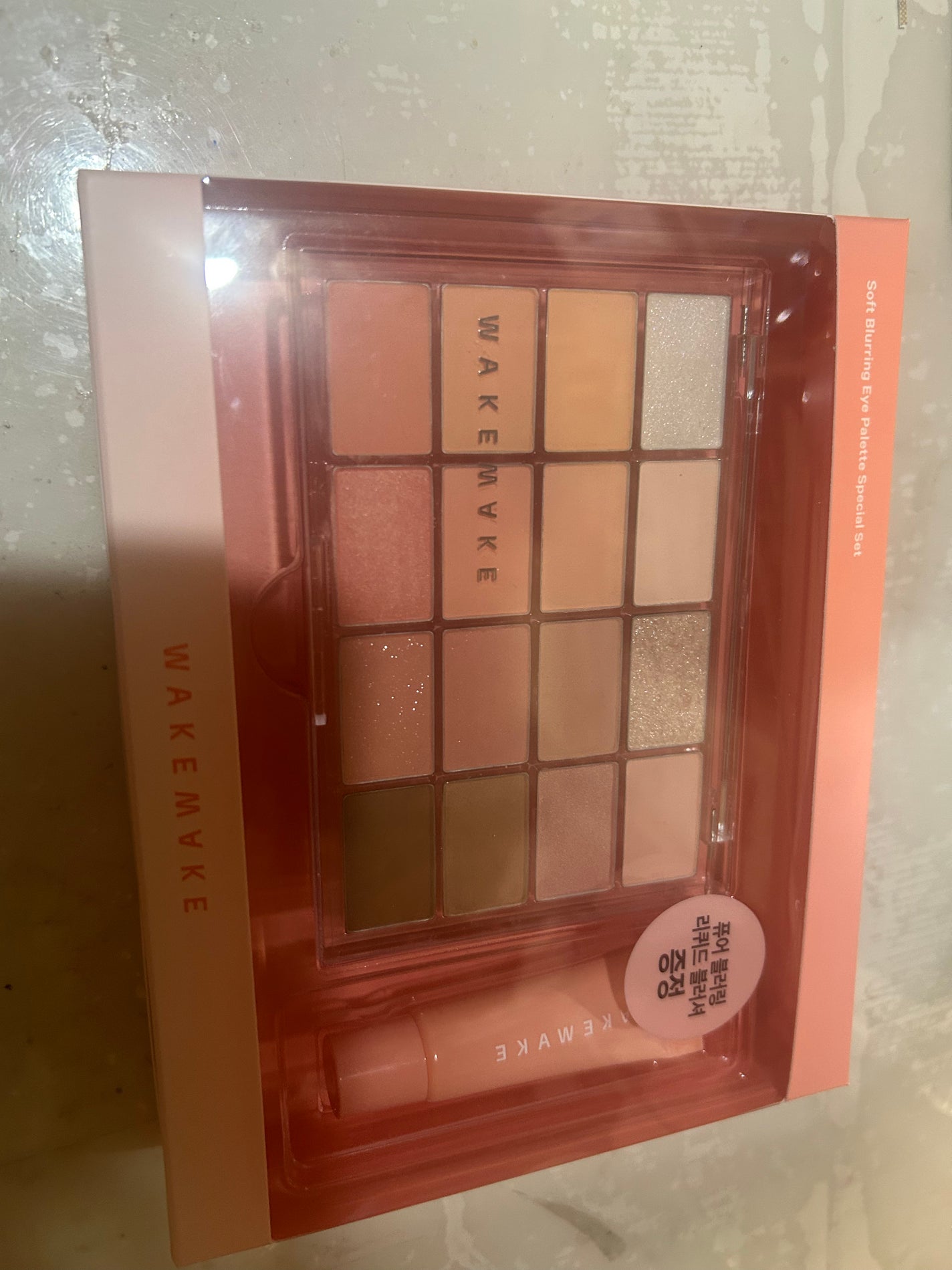 ソフトブラーリングアイパレット/wakemake/アイシャドウパレットを使ったクチコミ(1枚目)