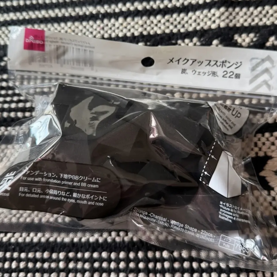 メイクアップスポンジバリューパック ウェッジ型/DAISO/パフ・スポンジを使ったクチコミ（1枚目）
