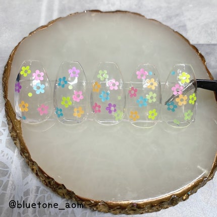 ⋆͛🦖⋆͛aomi on LIPS 「SHEINで買ったネオンカラーのお花のホログラム❁⃘*.゚ちょ..」(6枚目)