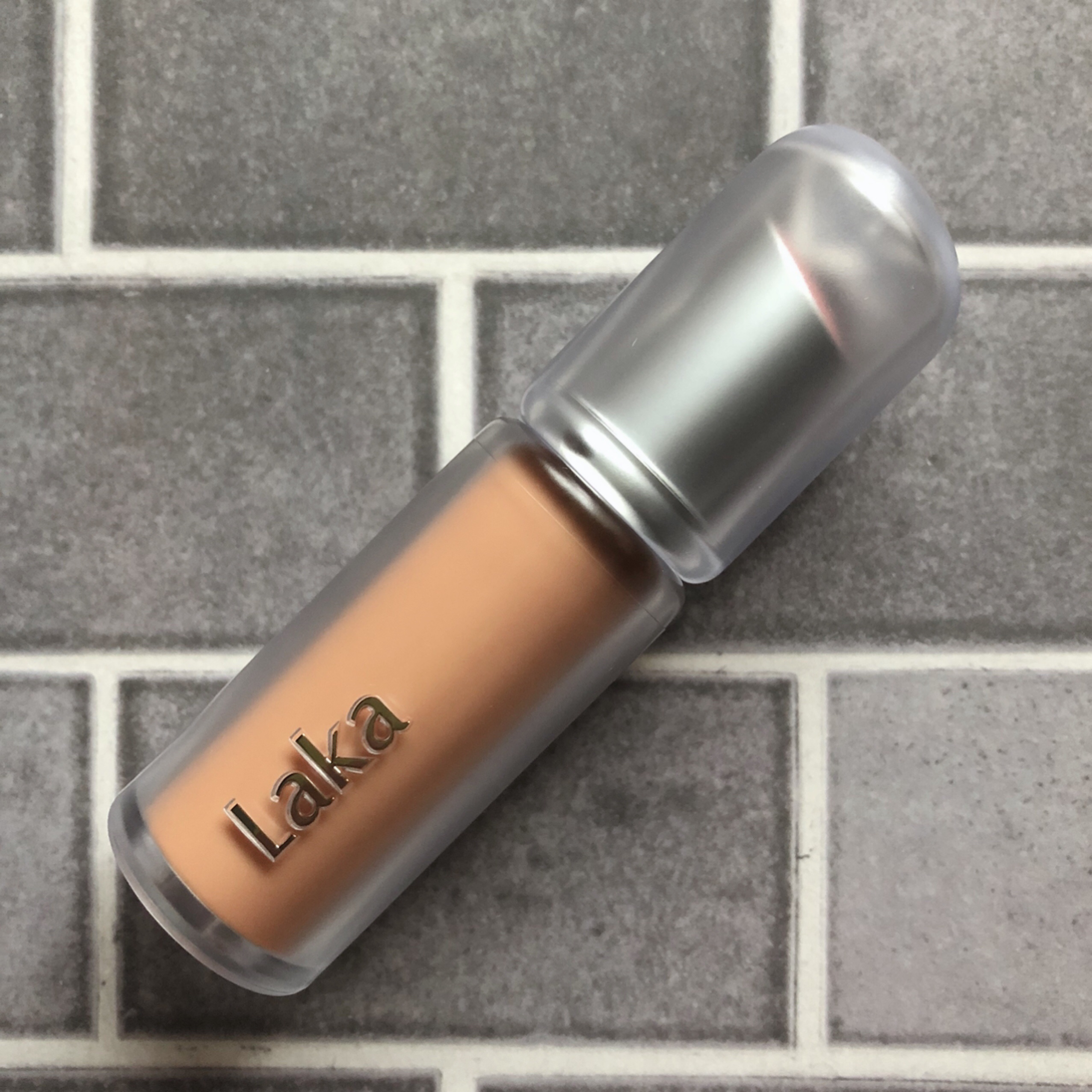 バルキーマットリップスティック/Laka/口紅を使ったクチコミ（1枚目）