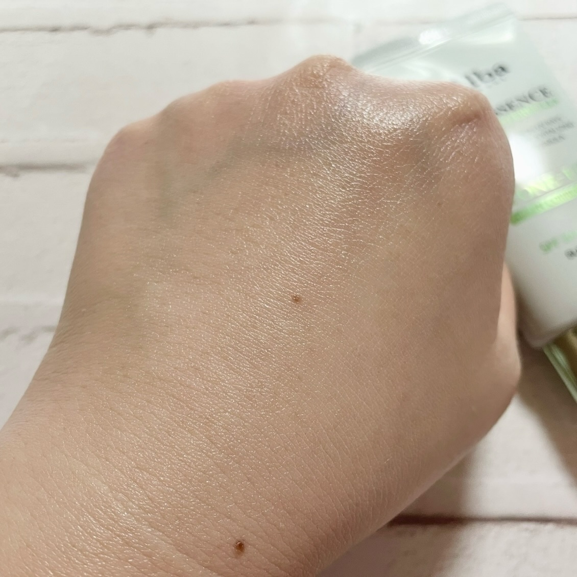 クリーンティーツリーリポソームトーンアップサンクリーム（グリーン）/ダルバ/日焼け止めクリームを使ったクチコミ（3枚目）