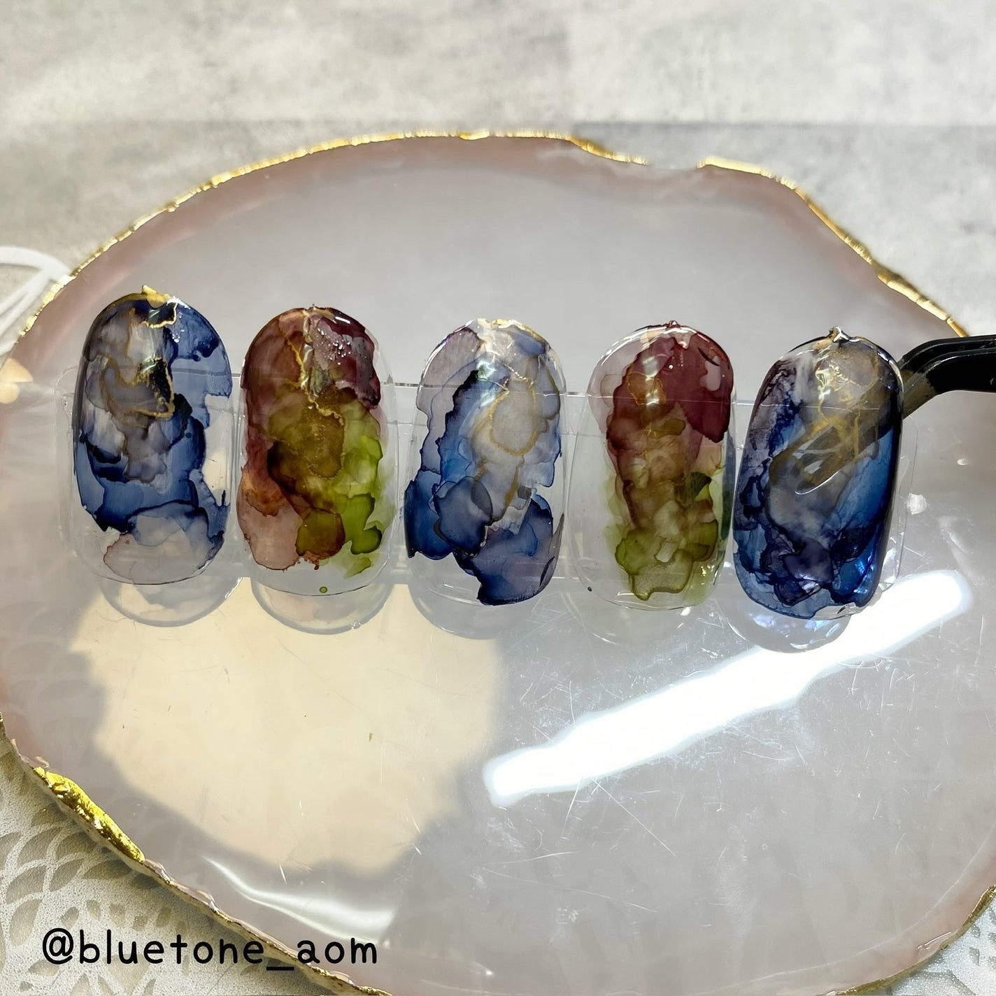 ⋆͛🦖⋆͛aomi on LIPS 「インクニュアンスネイル!インクのみで作りました😊似たようなのは..」(2枚目)