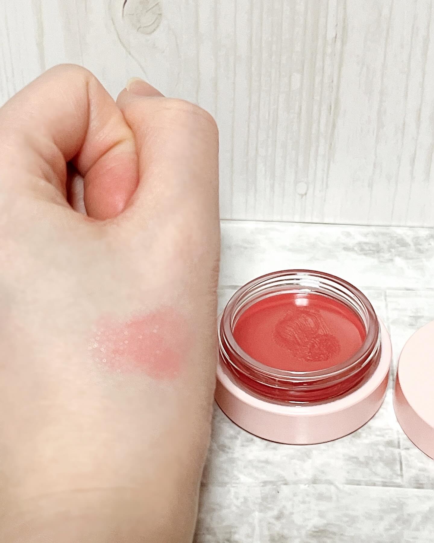 GLOWY TINT BALM/AOU/リップグロスを使ったクチコミ（3枚目）