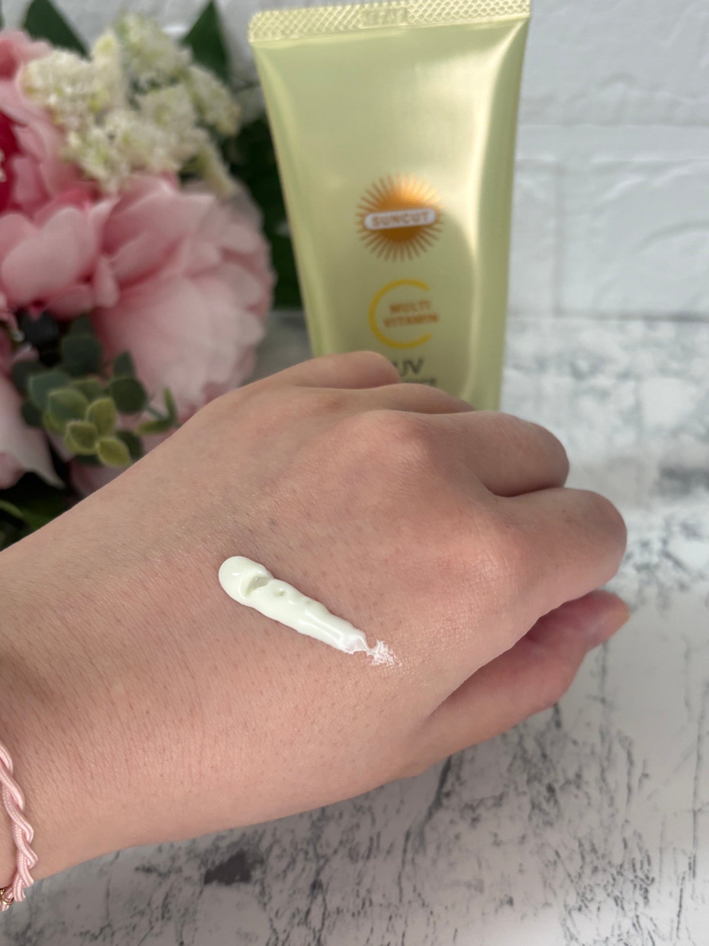 サンカットR マルチビタミンUV エッセンス/サンカット®/日焼け止めクリームを使ったクチコミ(3枚目)