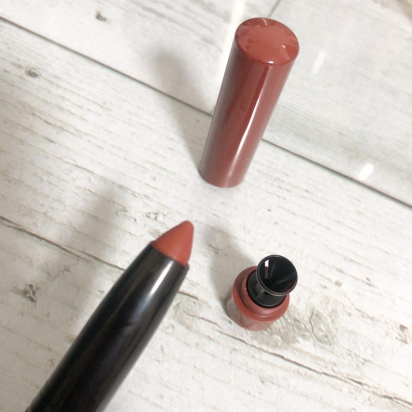 レブロン カラーステイ マット ライト クレヨン/REVLON/口紅を使ったクチコミ（2枚目）