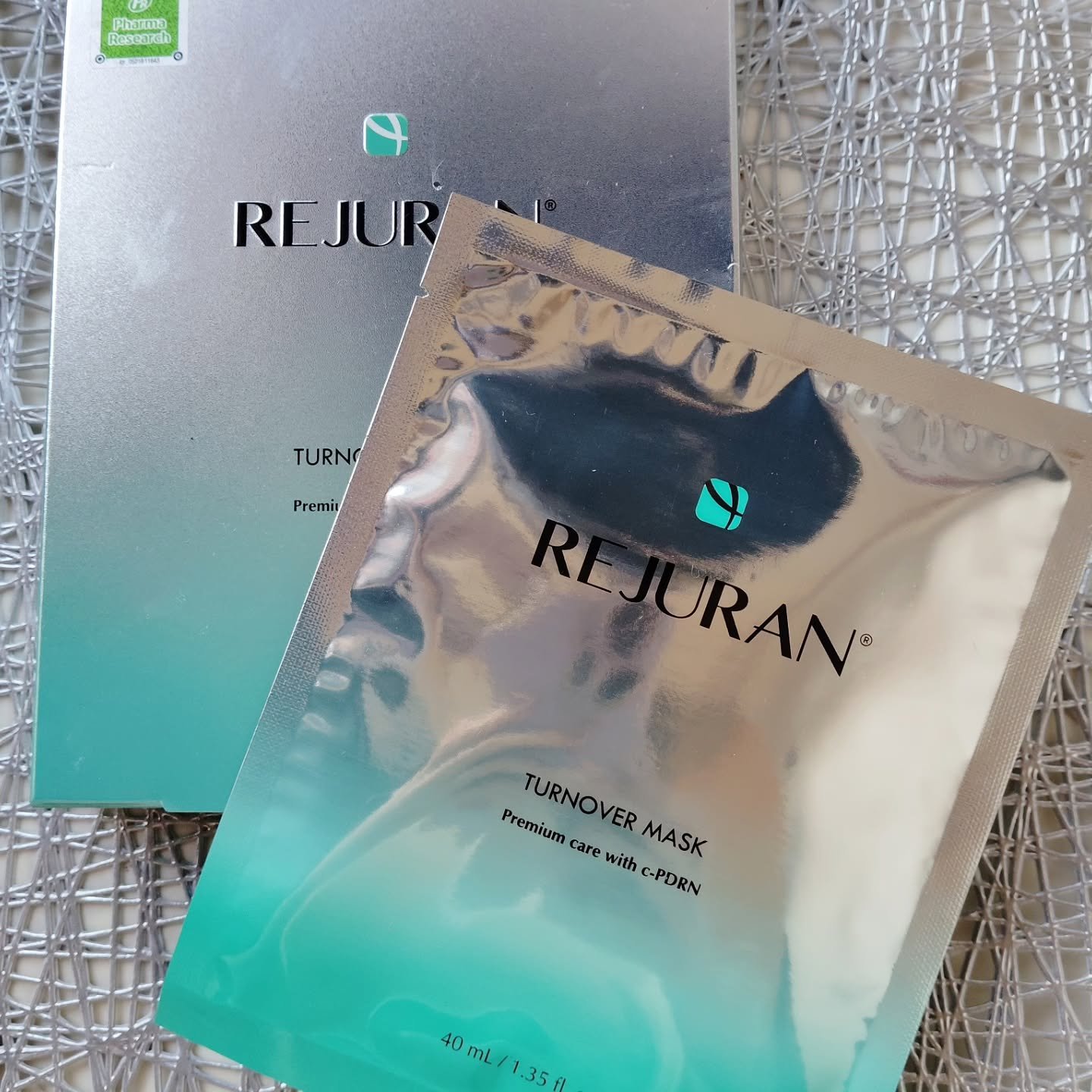 REJURAN ターンオーバーマスク(5枚入り)/REJURAN COSMETICS/シートマスク・パックを使ったクチコミ（1枚目）