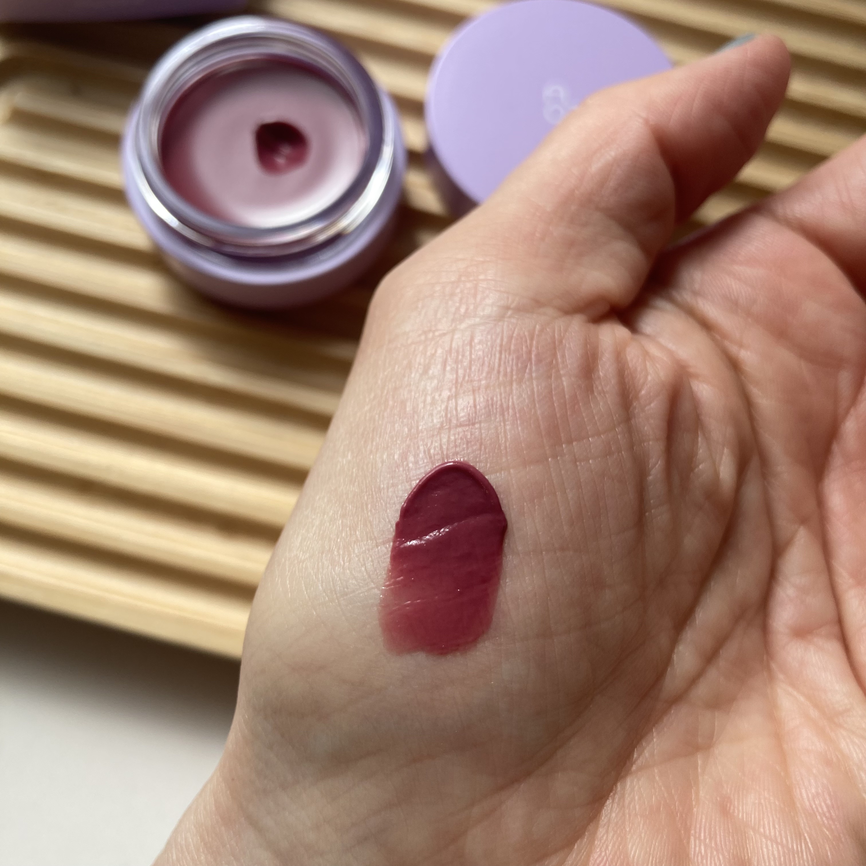 GLOWY TINT BALM/AOU/リップグロスを使ったクチコミ（3枚目）