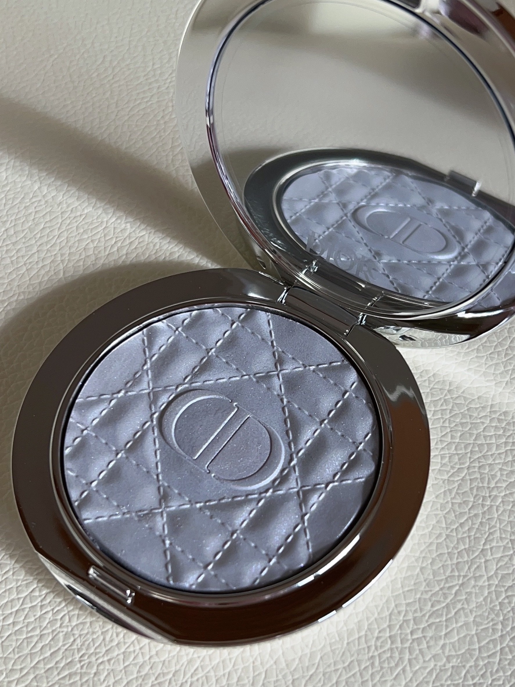 ディオールスキン フォーエヴァー グロウ ルミナイザー/Dior/ハイライトを使ったクチコミ（2枚目）