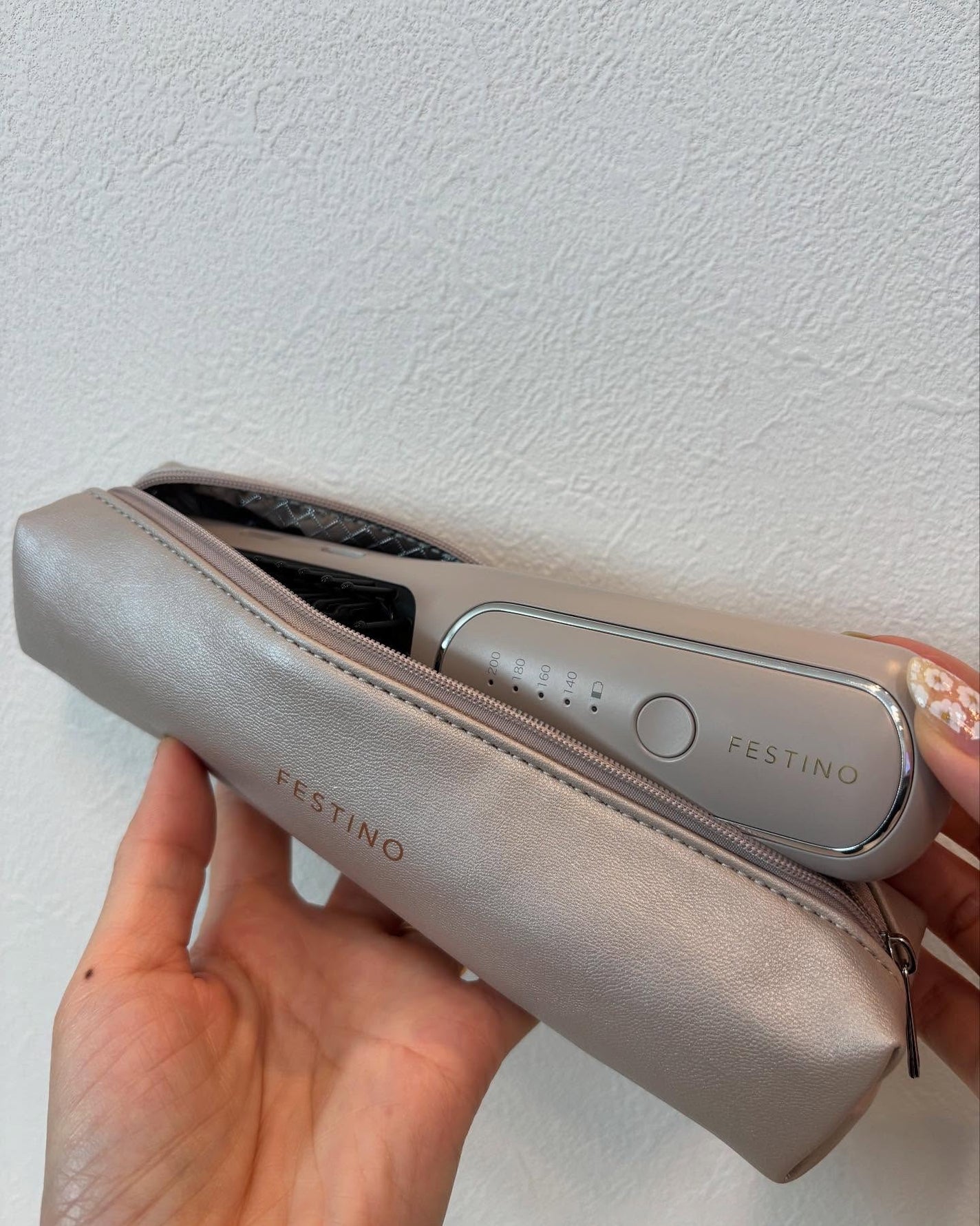 充電式 スタイリング ヒーターブラシ/FESTINO/ヒートブラシを使ったクチコミ(4枚目)