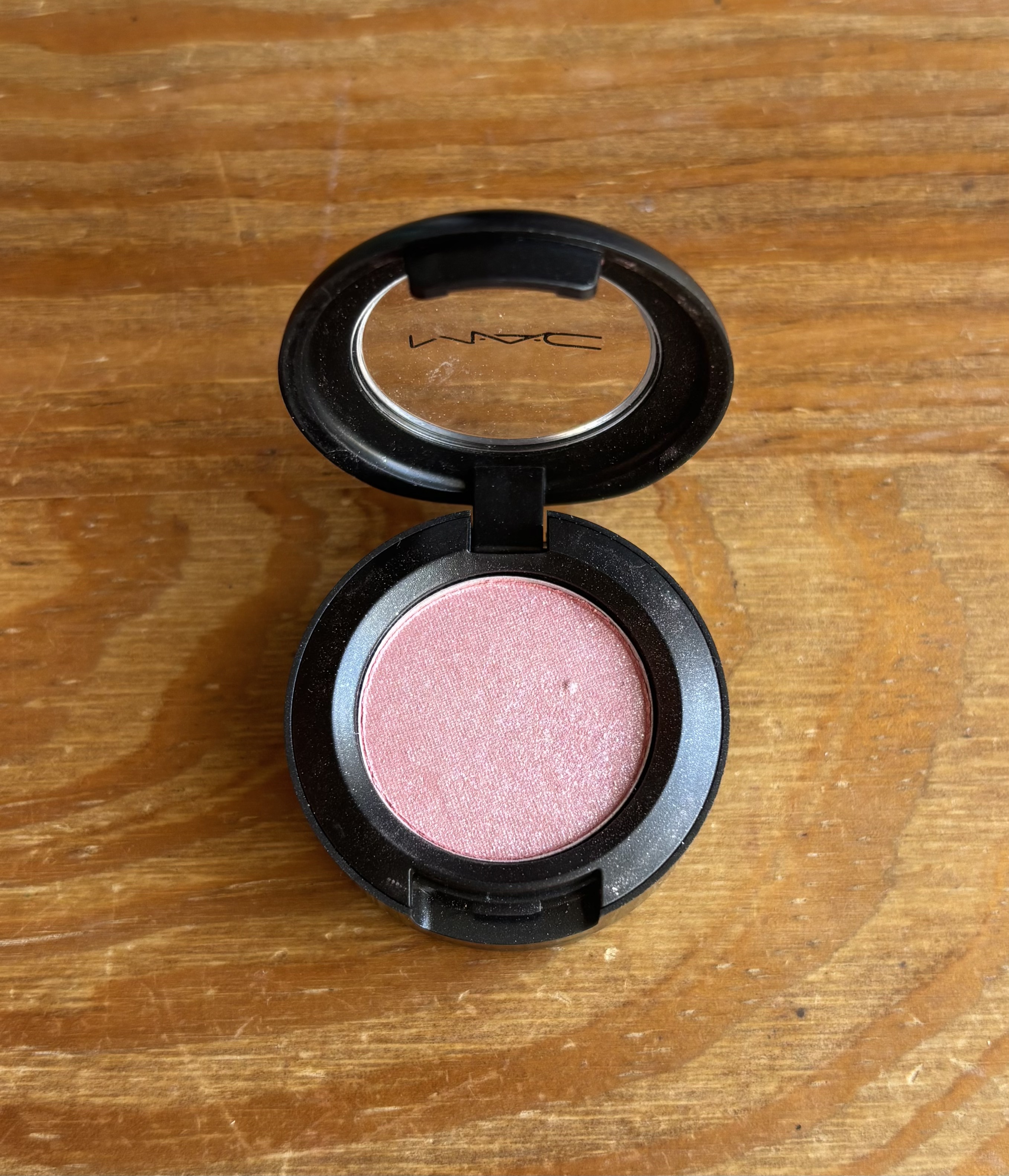 スモール アイシャドウ ピンク ヴィーナス/M・A・C/単色アイシャドウを使ったクチコミ（2枚目）